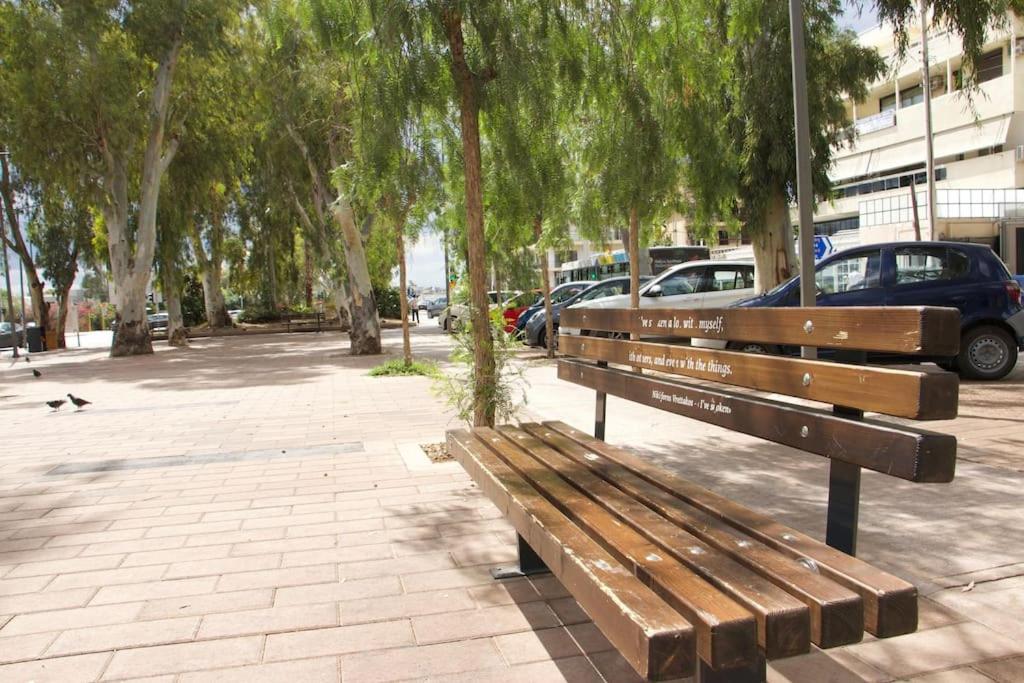 Glyfada Path of Poets