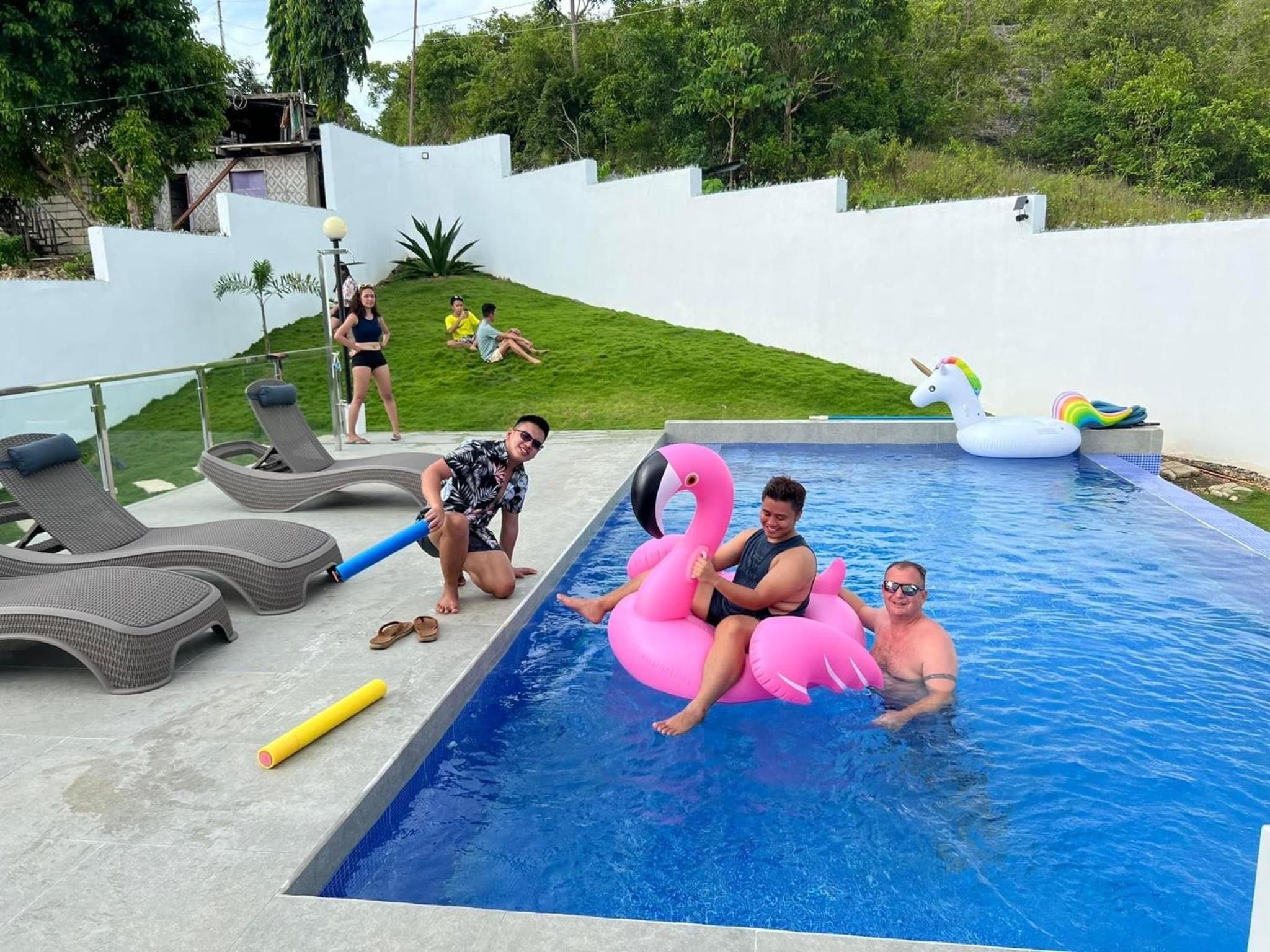 Check out this beautiful 5 bed villa with pool!! view 2