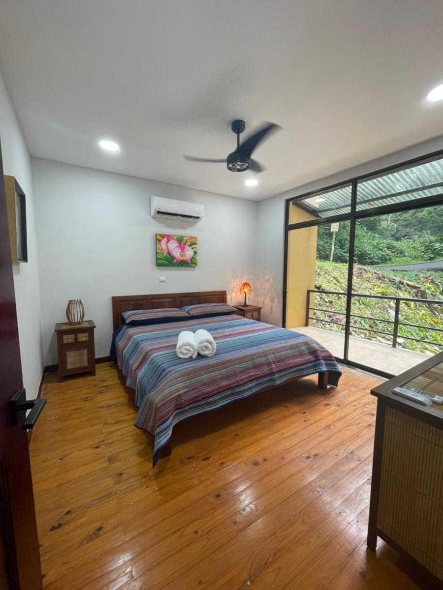 Private 5 Bedroom Home with Pool! view 4
