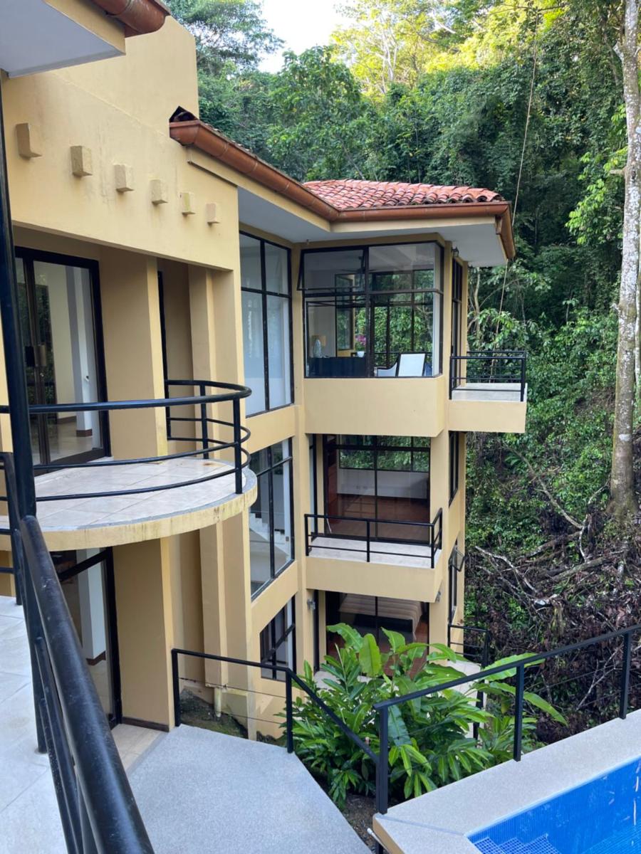 Private 5 Bedroom Home with Pool! view 5