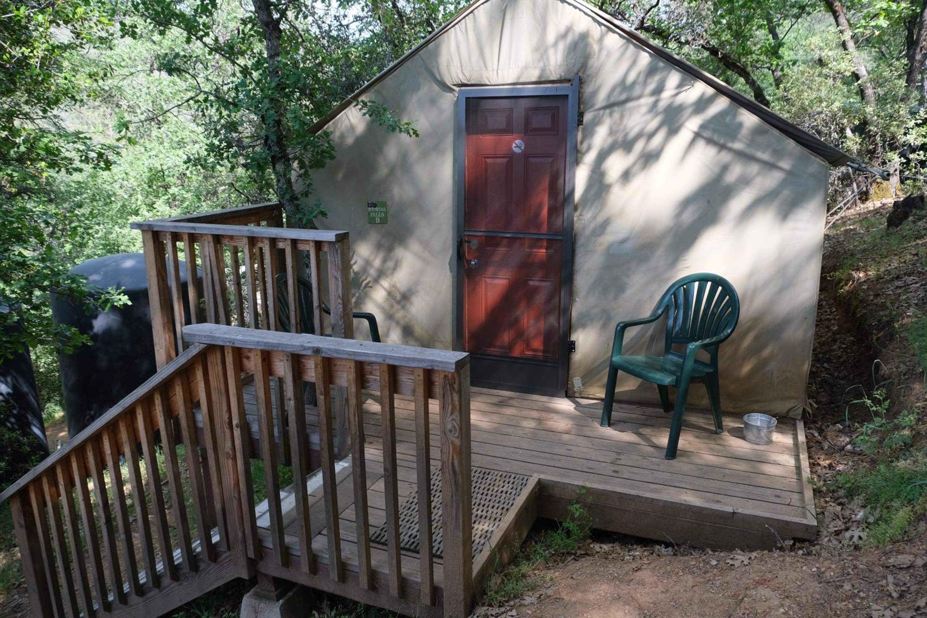 Yosemite Bug Rustic Mountain Resort