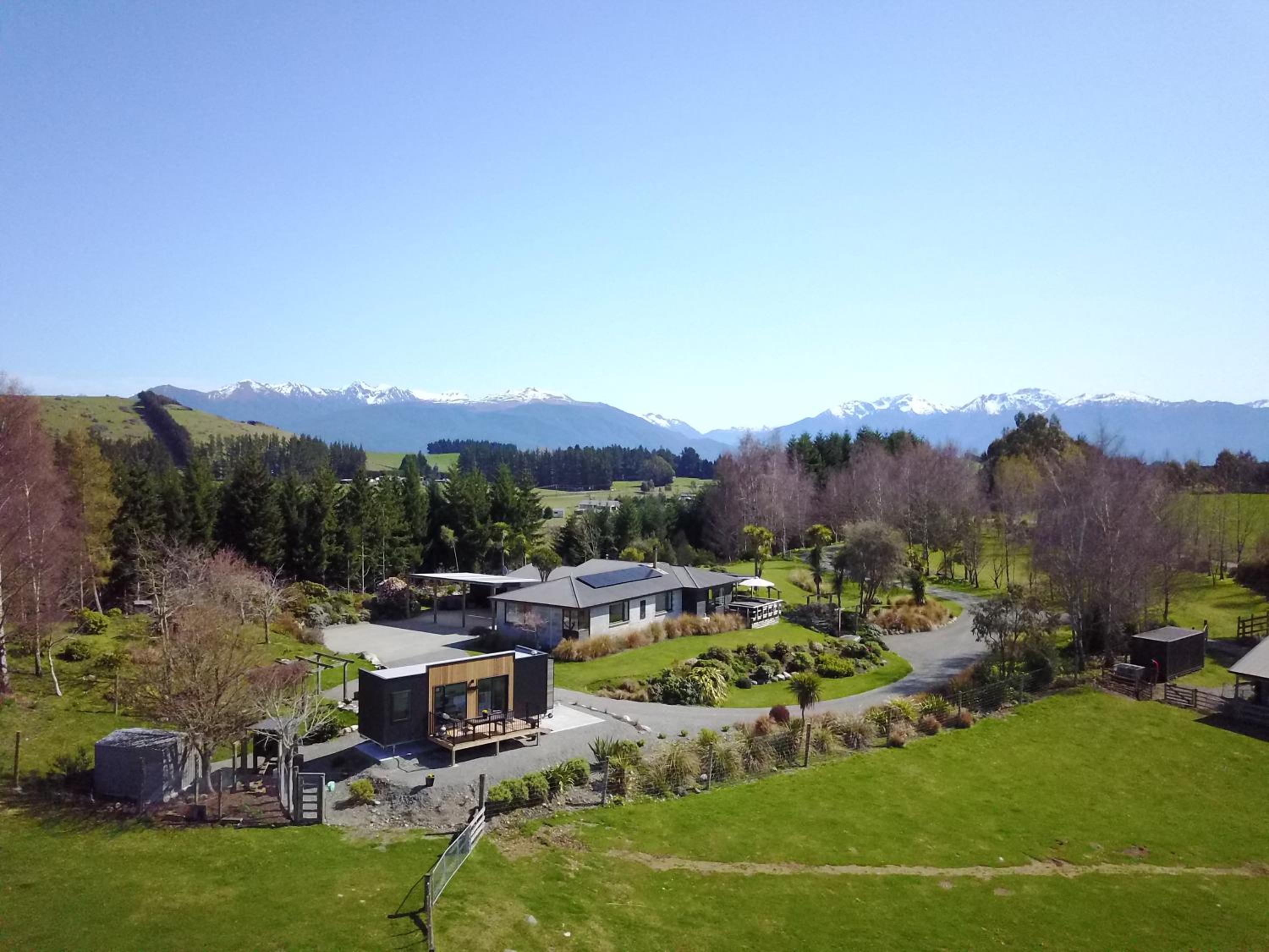 Boutique Tiny House - Te Anau Country Accommodation view 2