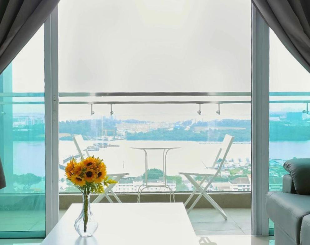 Paragon Suite Homestay by Antlerzone