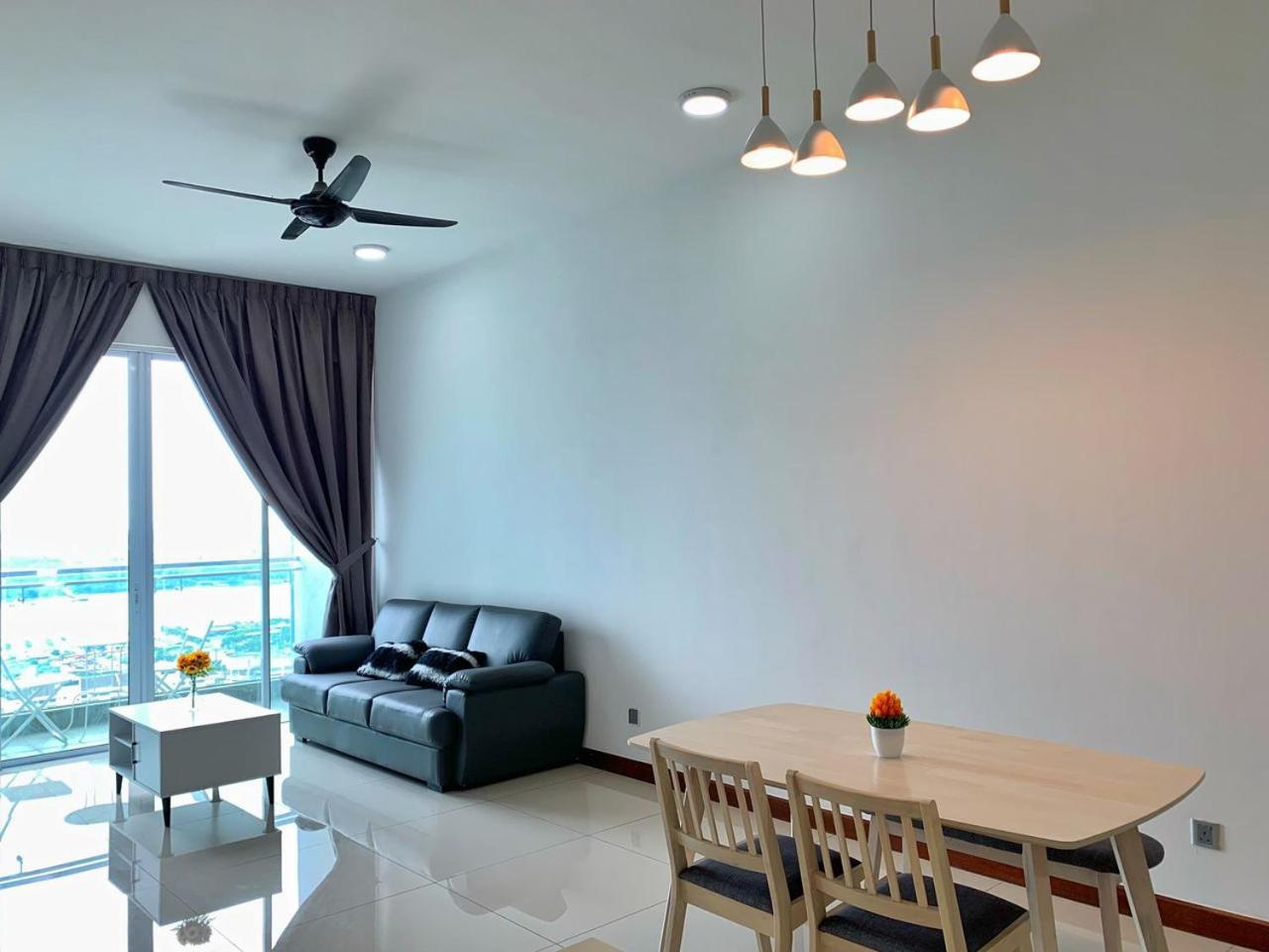 Paragon Suite Homestay by Antlerzone