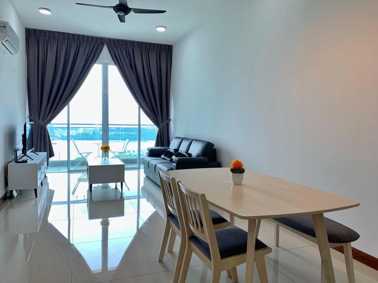 Paragon Suite Homestay by Antlerzone