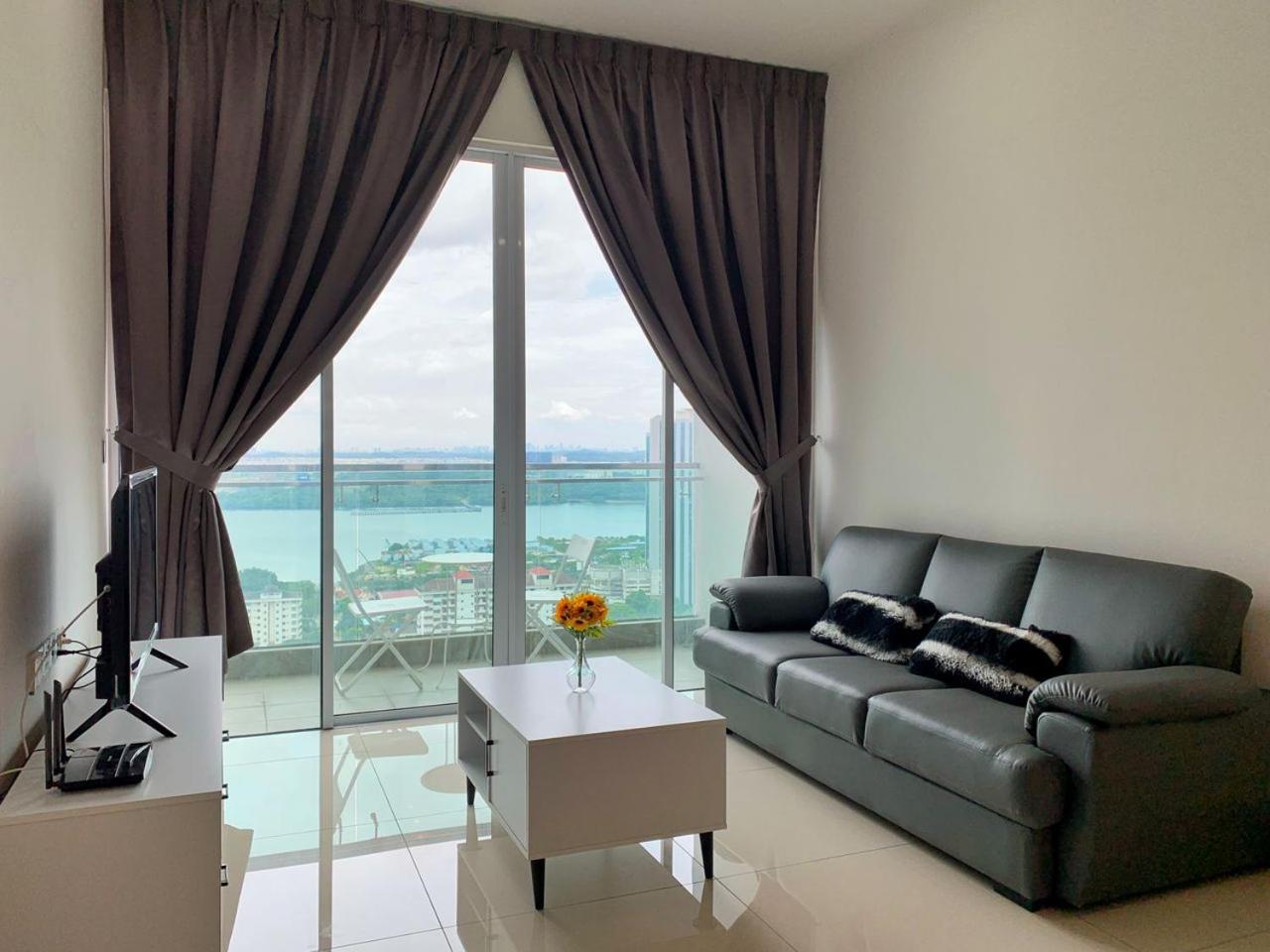 Paragon Suite Homestay by Antlerzone