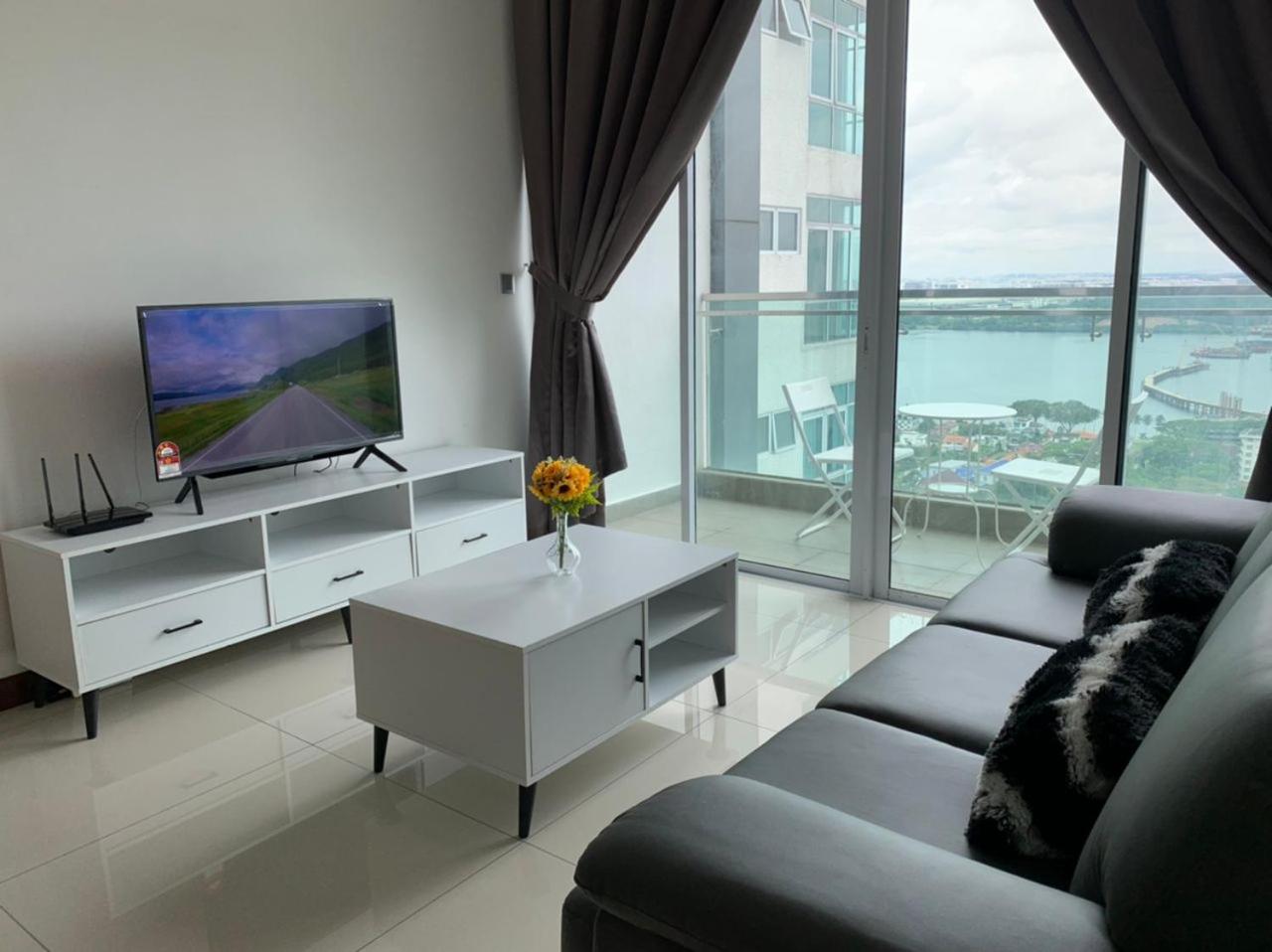 Paragon Suite Homestay by Antlerzone