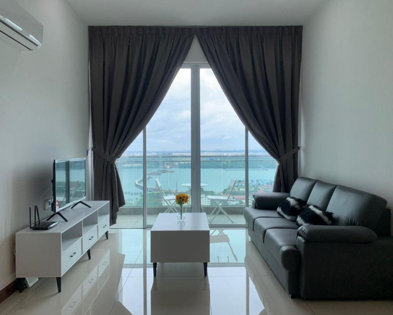 Paragon Suite Homestay by Antlerzone