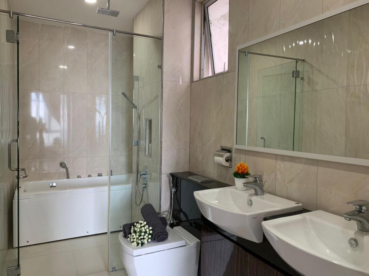 Paragon Suite Homestay by Antlerzone