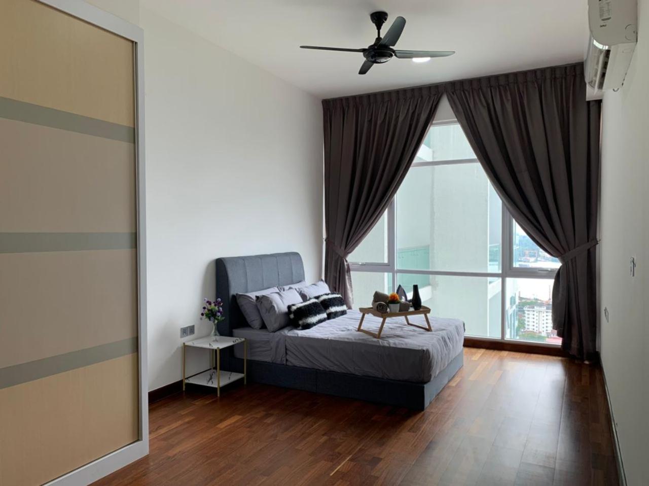 Paragon Suite Homestay by Antlerzone