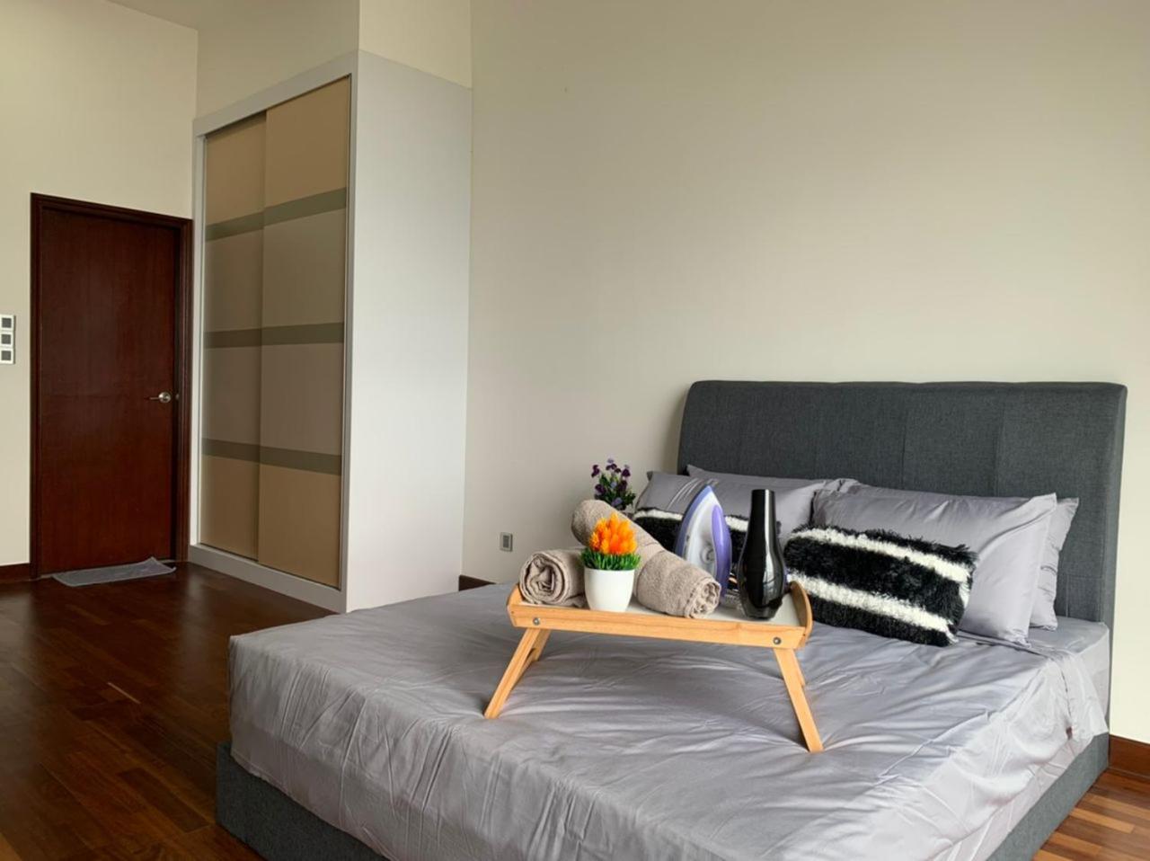 Paragon Suite Homestay by Antlerzone