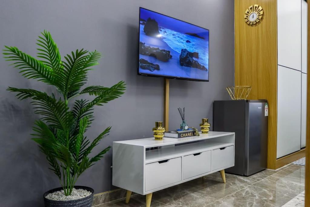 Lovely Amazing furnished cozy studio within city view 3