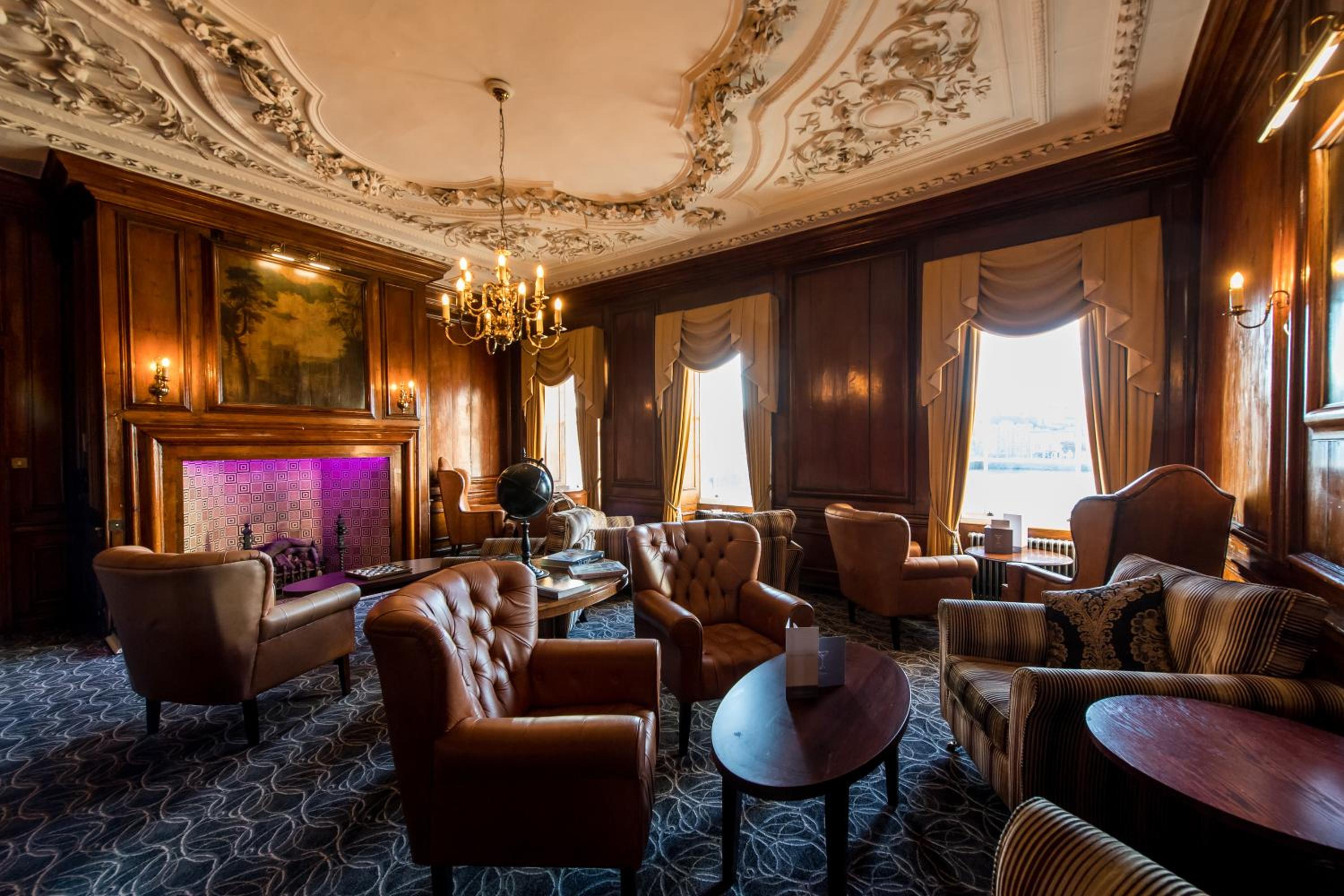 Bideford Vacations - The Royal Hotel - Property Image 12