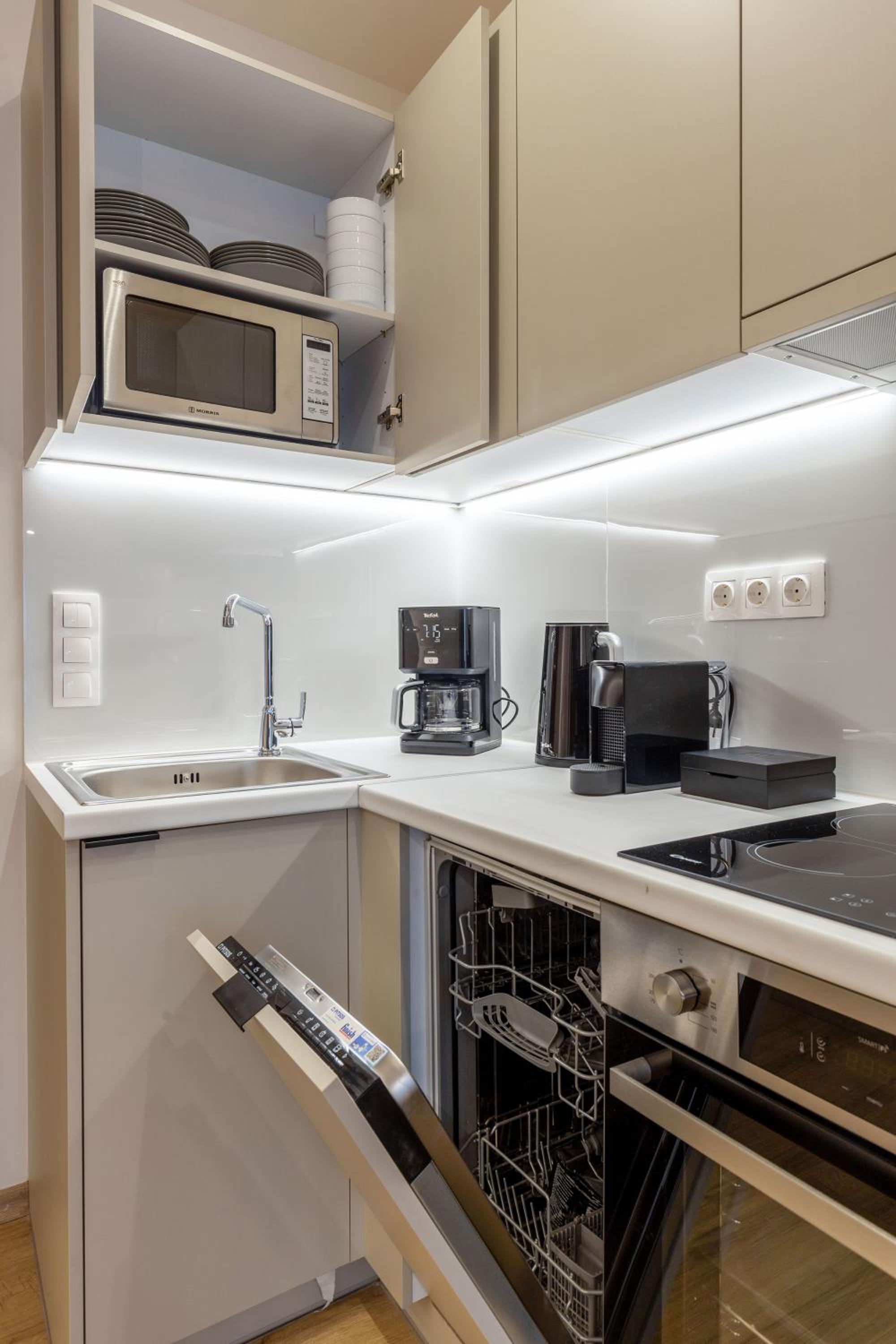 IO SUITES