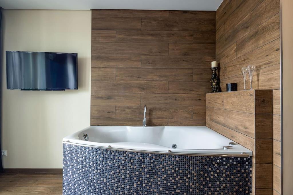 Prabangūs apartamentai su džiakuzi (Jacuzzi) view 4