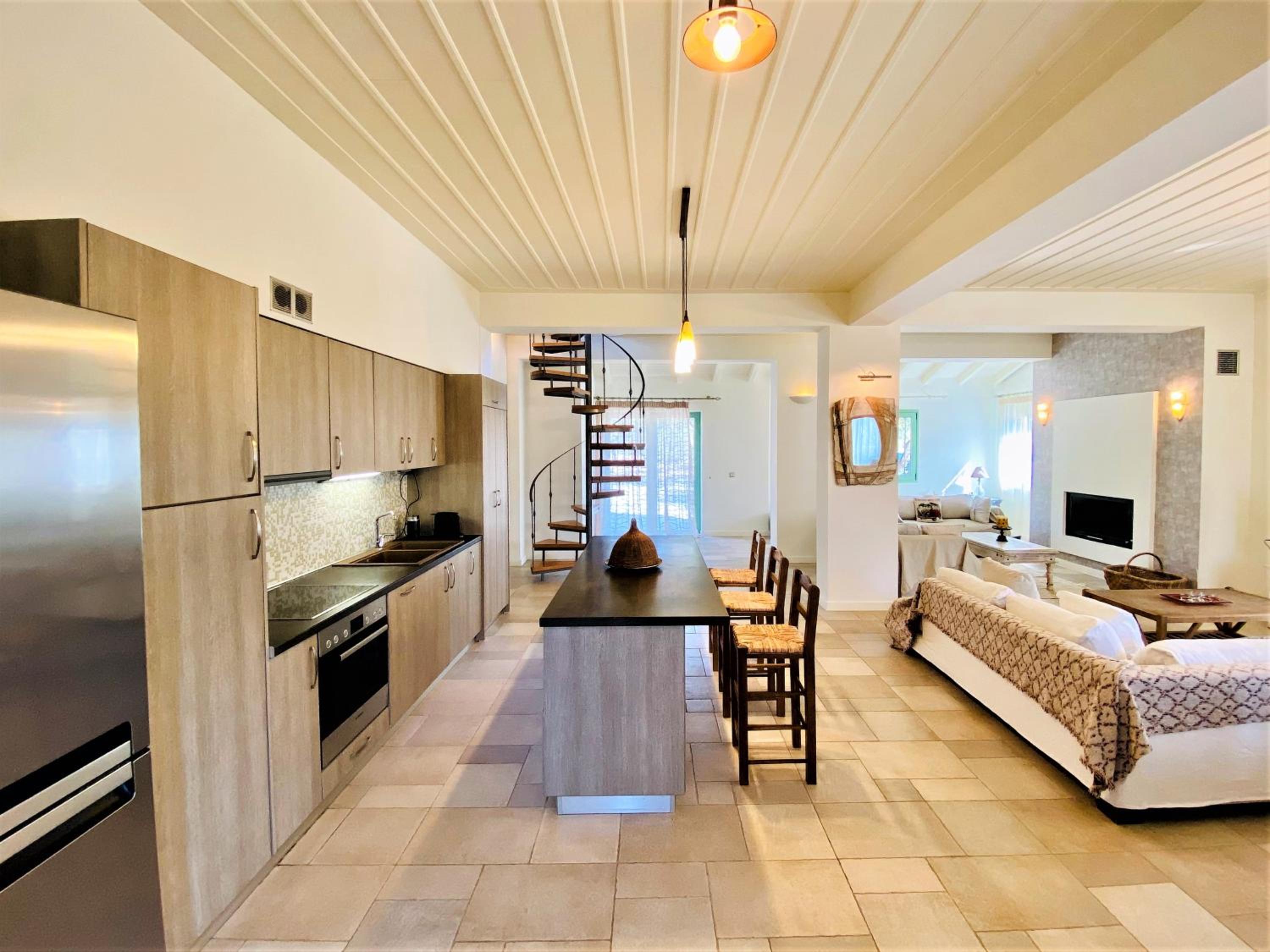 Joyanna Villa Pool, Sea View & Olive Grove Serenity in Mani view 4