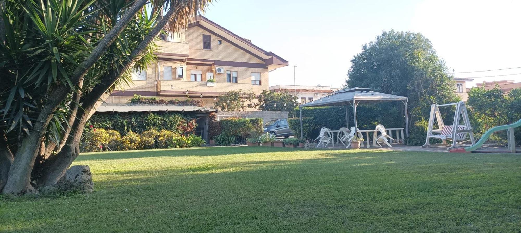 Garden Basement - Seminterrato Max 4 Ospiti - Fiumicino vicino Aeroporto e Fiera view 3