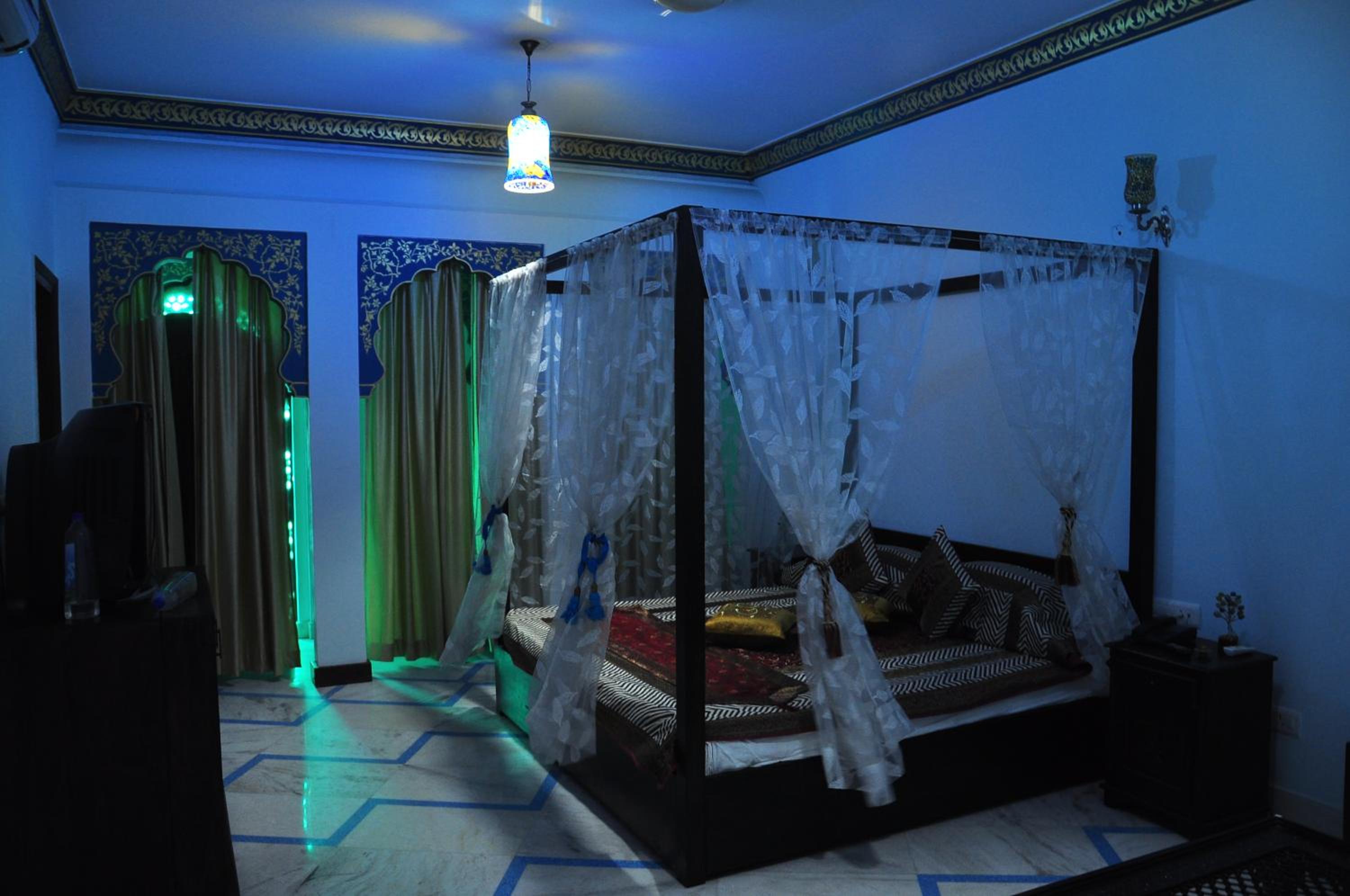 Rani Mahal Hotel