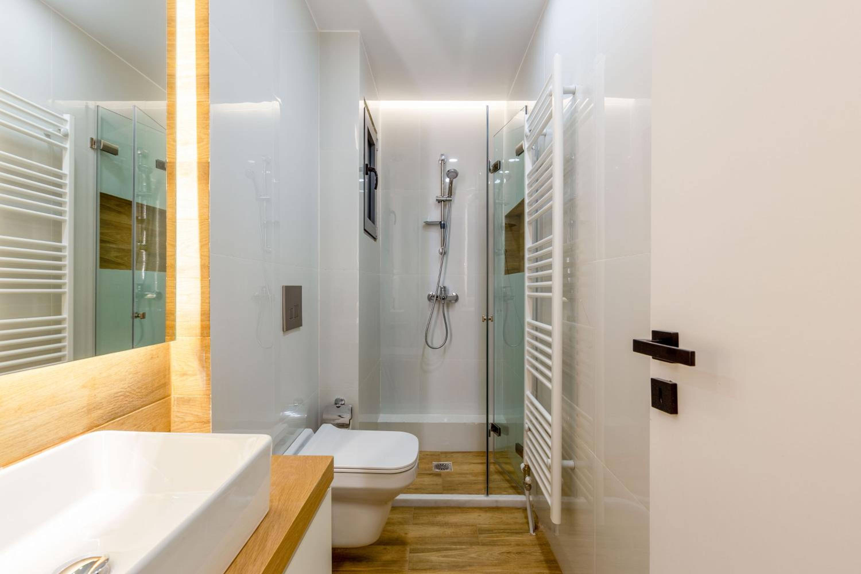 IO SUITES