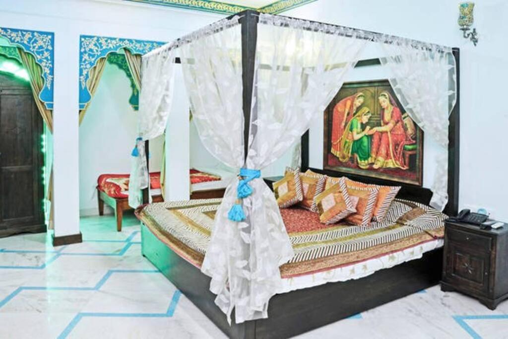 Rani Mahal Hotel