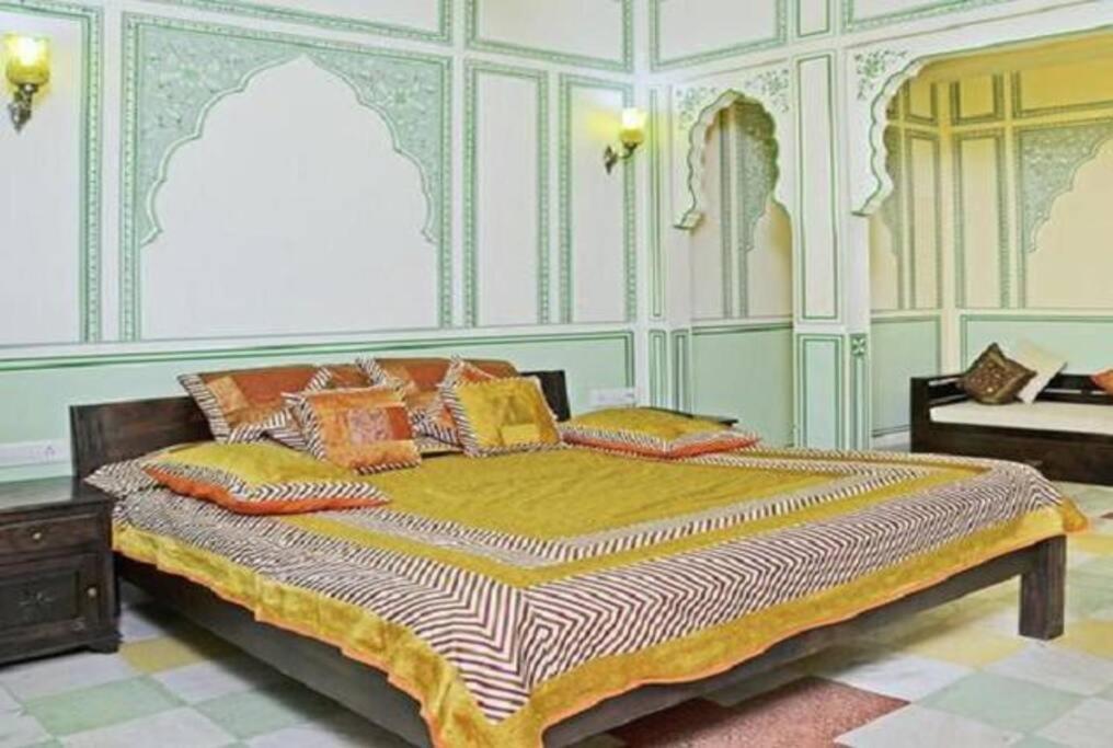 Rani Mahal Hotel