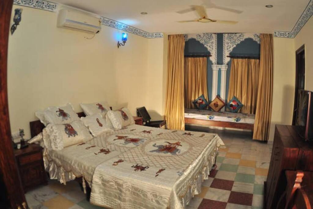Rani Mahal Hotel