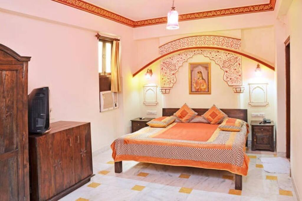 Rani Mahal Hotel