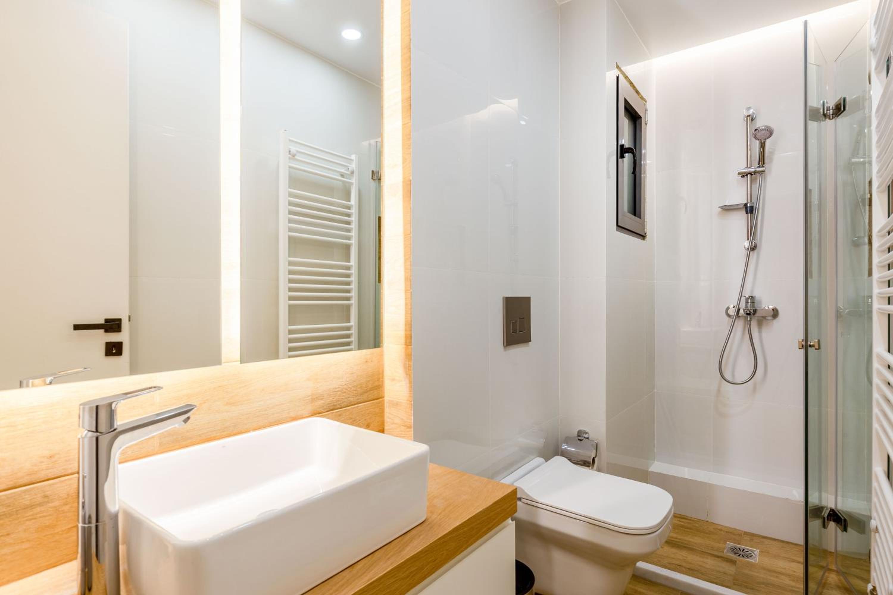 IO SUITES