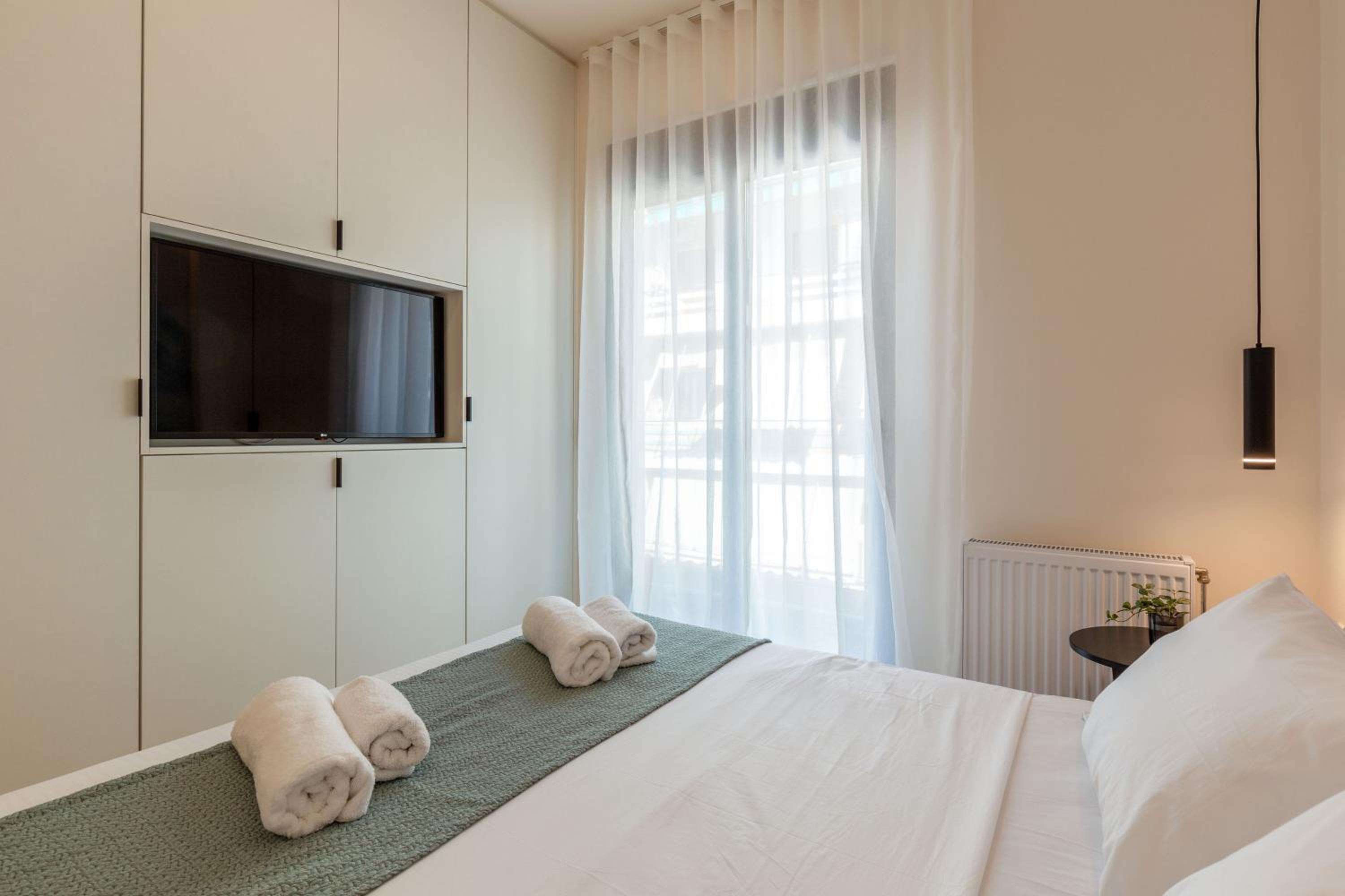 IO SUITES