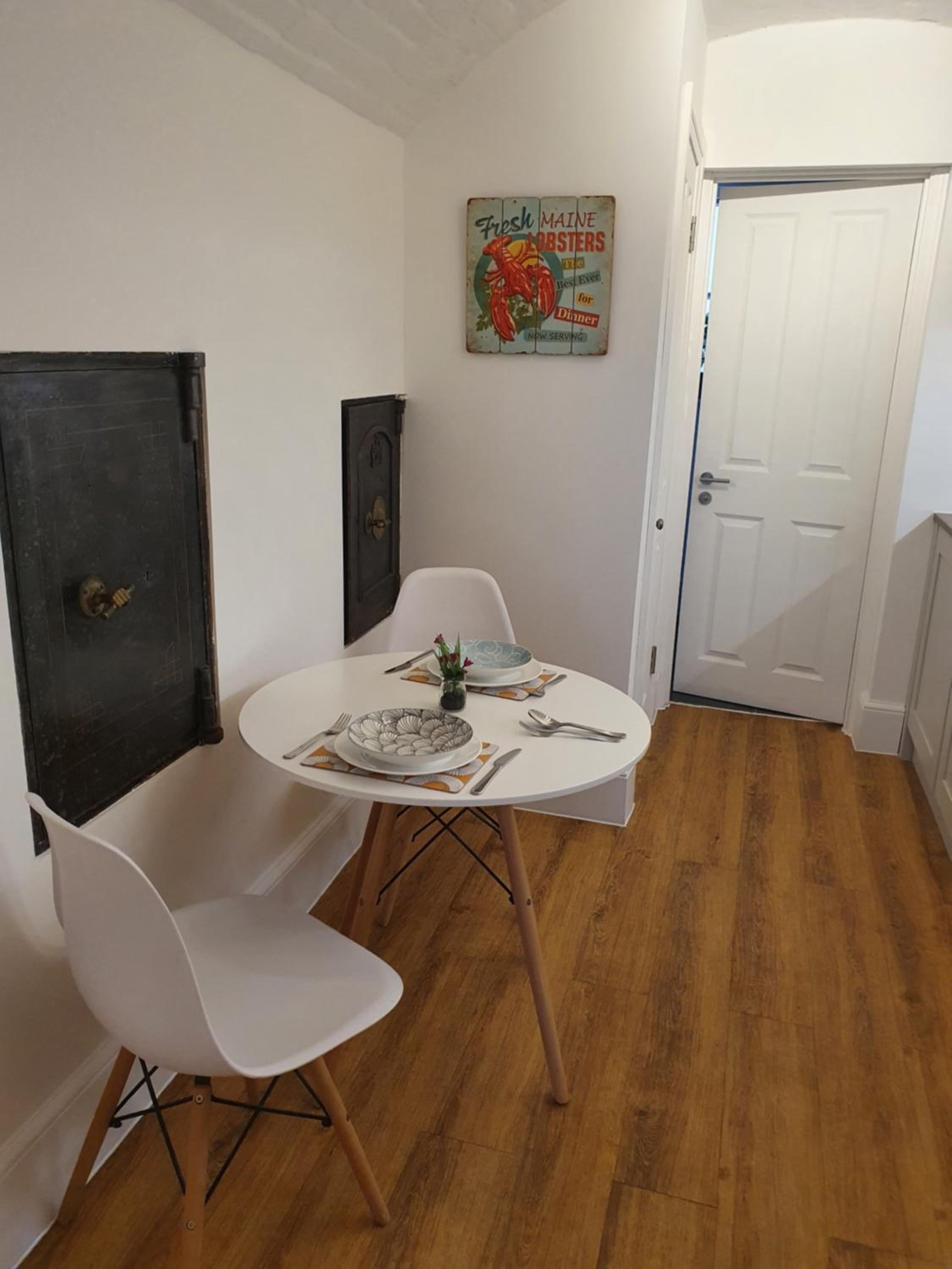 One Bedroom Flat Central Ipswich view 4