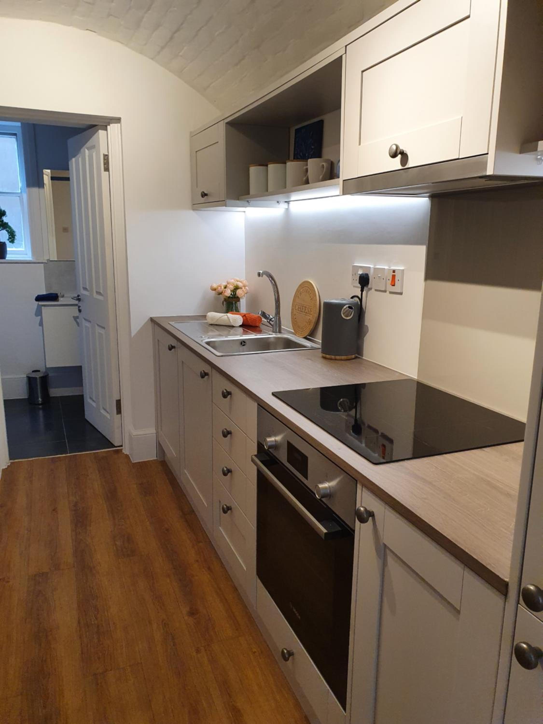 One Bedroom Flat Central Ipswich view 3