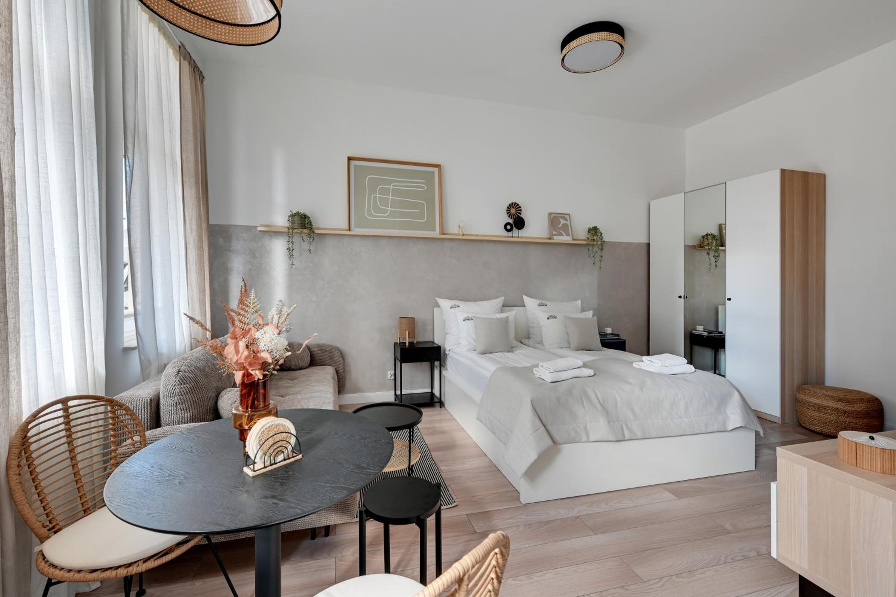 Chmielna Park - City Center & Parking by Downtown Apartments