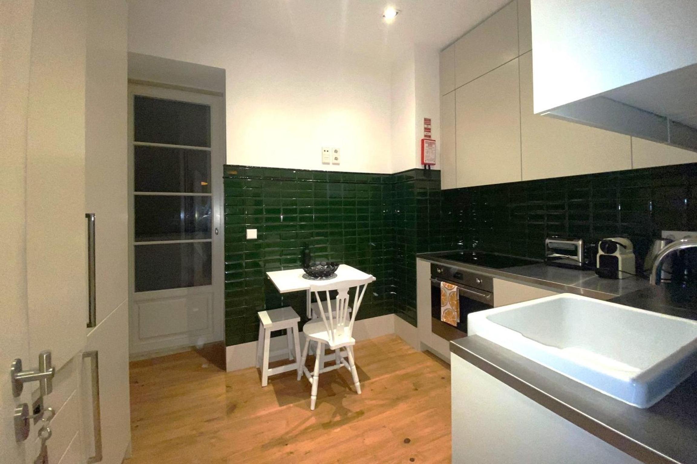Charming 2BDR Apartment in Lapa by LovelyStay