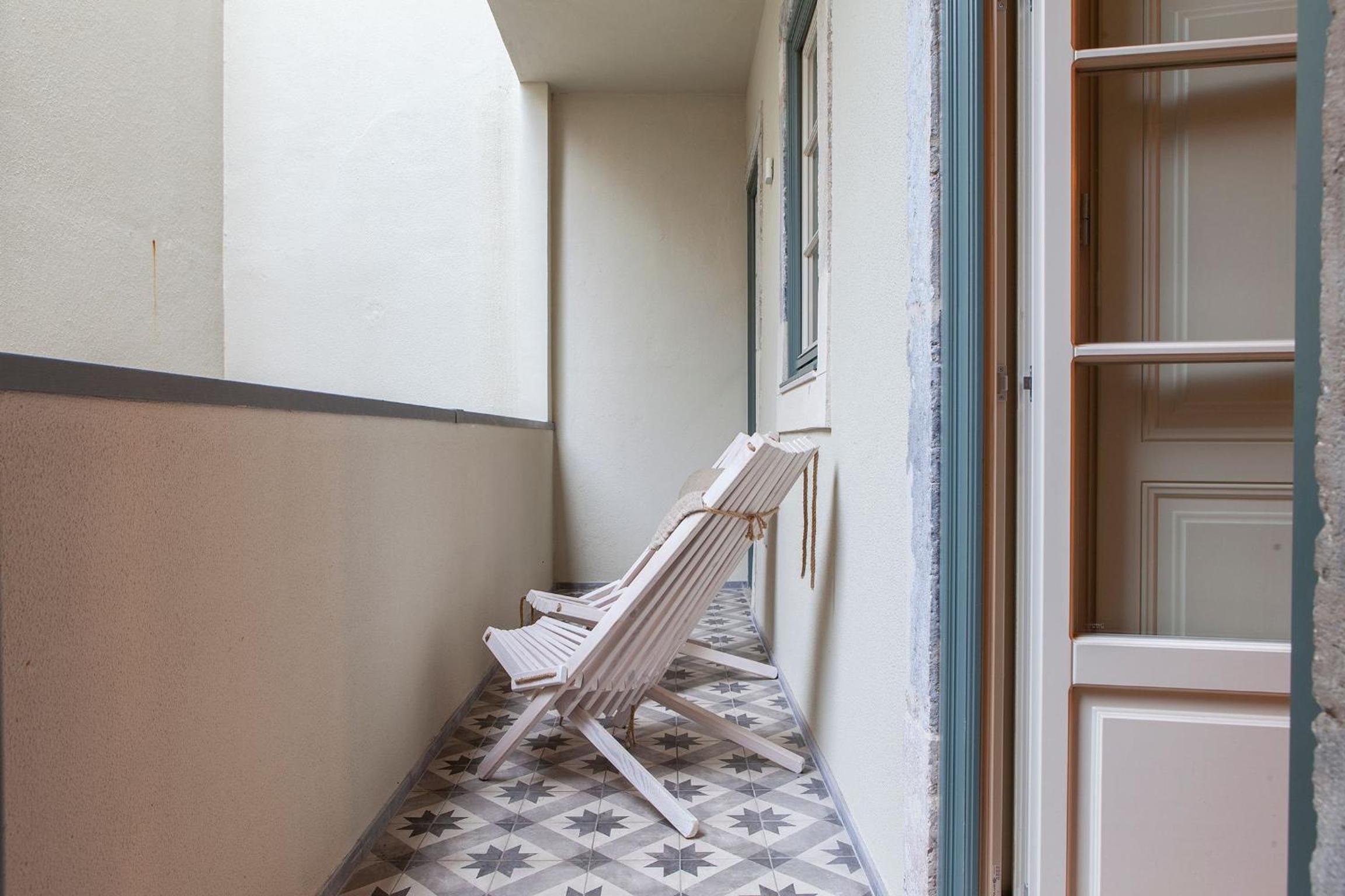 Charming 2BDR Apartment in Lapa by LovelyStay