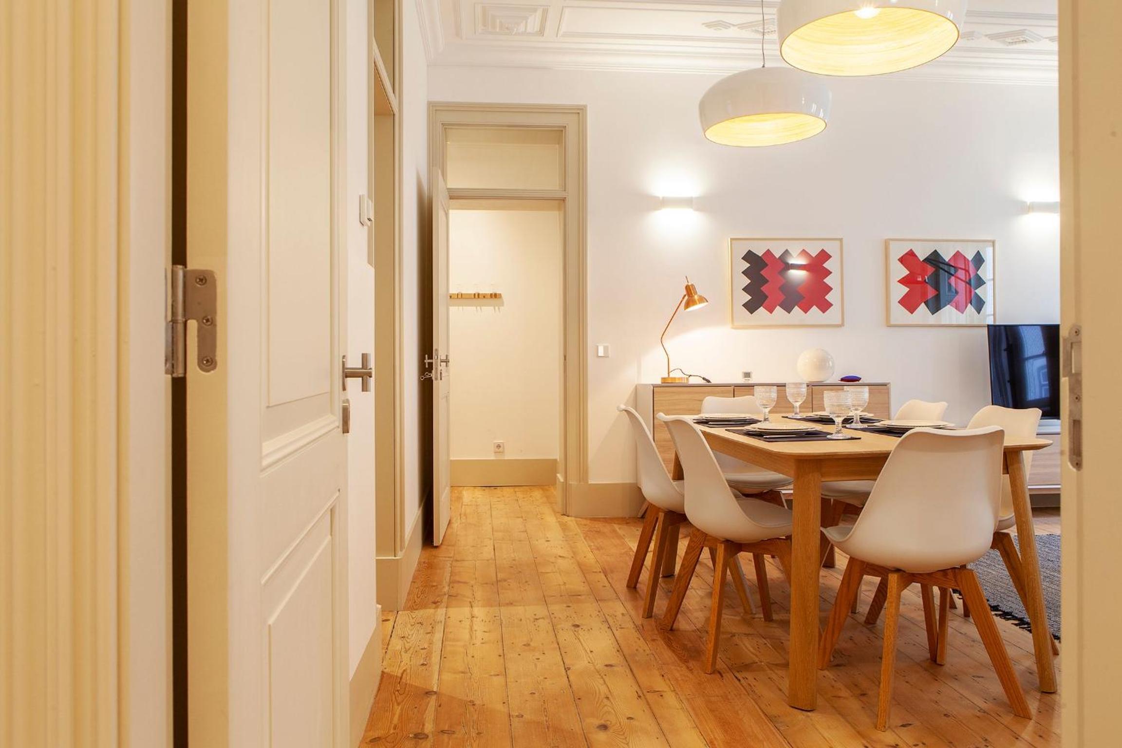 Charming 2BDR Apartment in Lapa by LovelyStay
