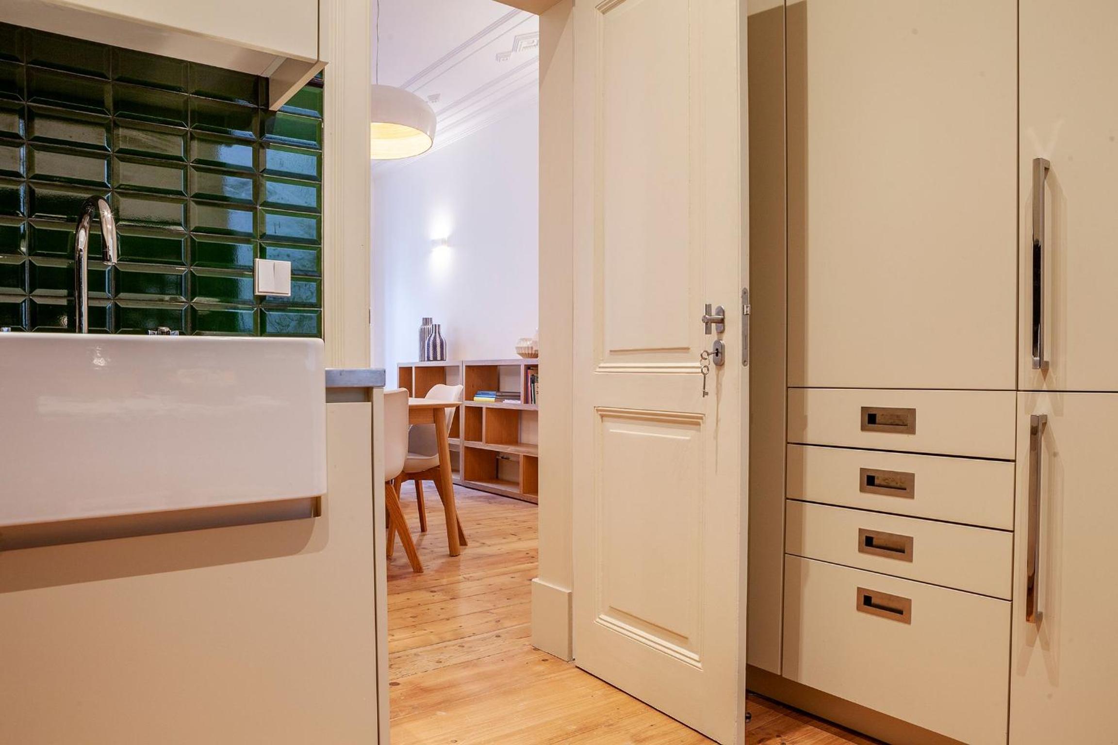 Charming 2BDR Apartment in Lapa by LovelyStay