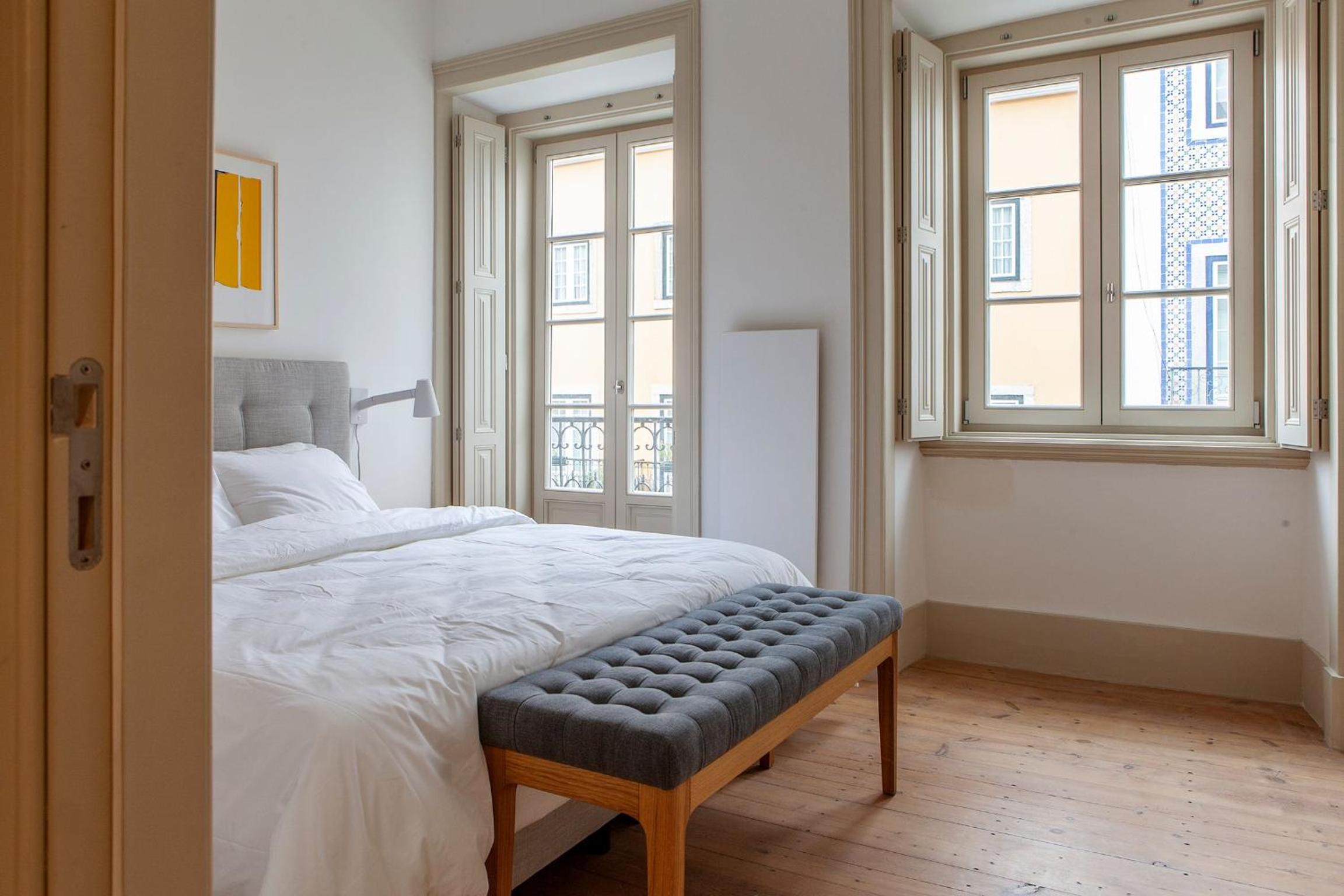 Charming 2BDR Apartment in Lapa by LovelyStay
