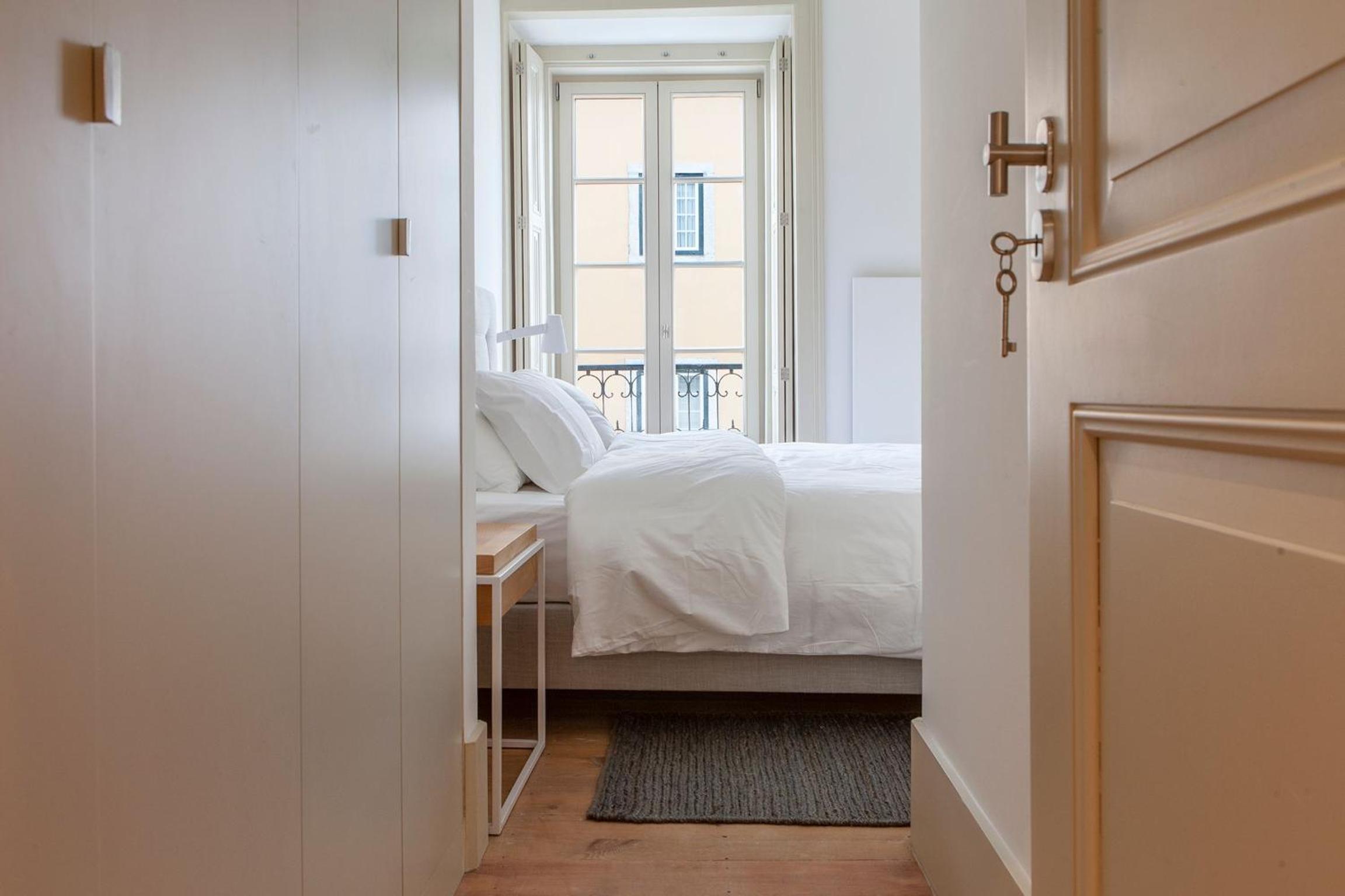 Charming 2BDR Apartment in Lapa by LovelyStay