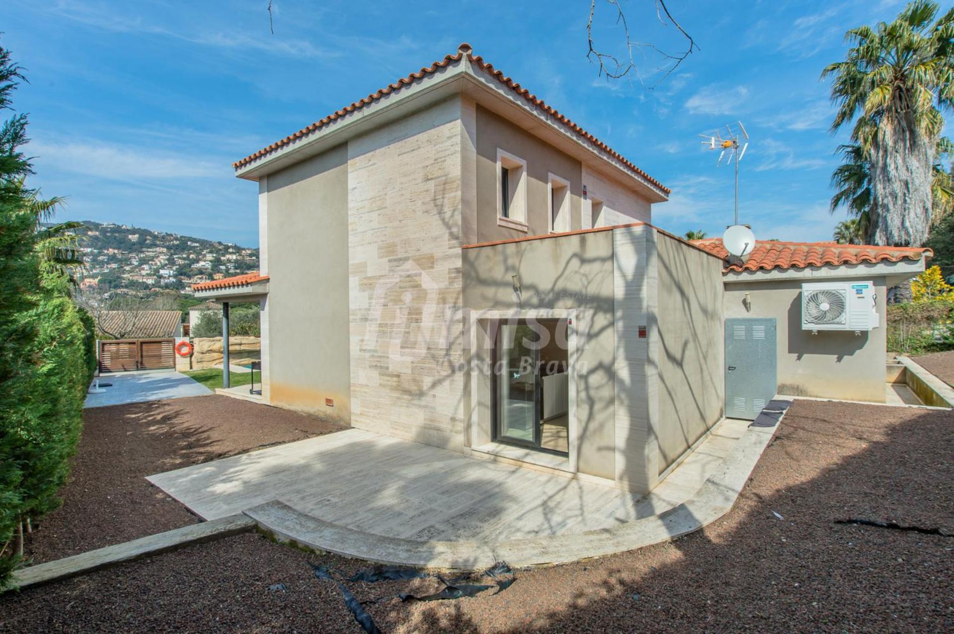 Oasis House