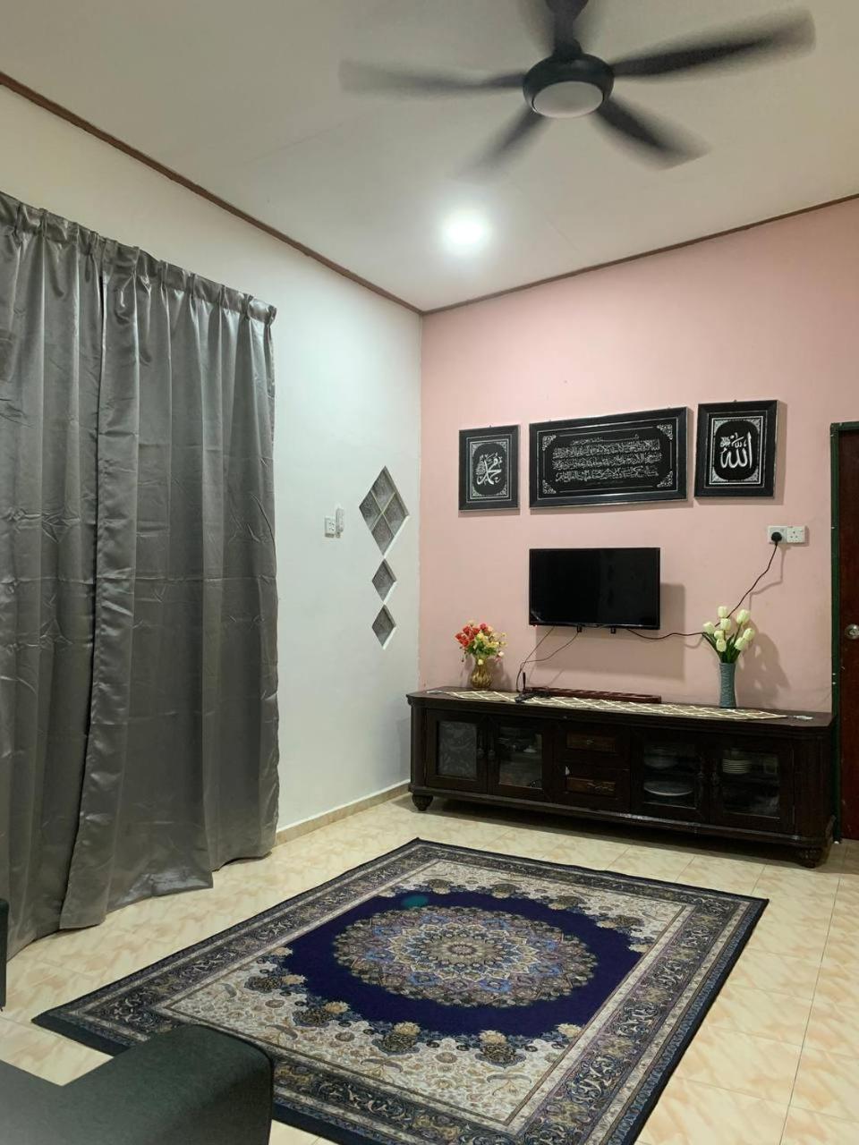 Lavender Homestay Desa Chendering 3 bedrooms Kuala Terengganu photo 6