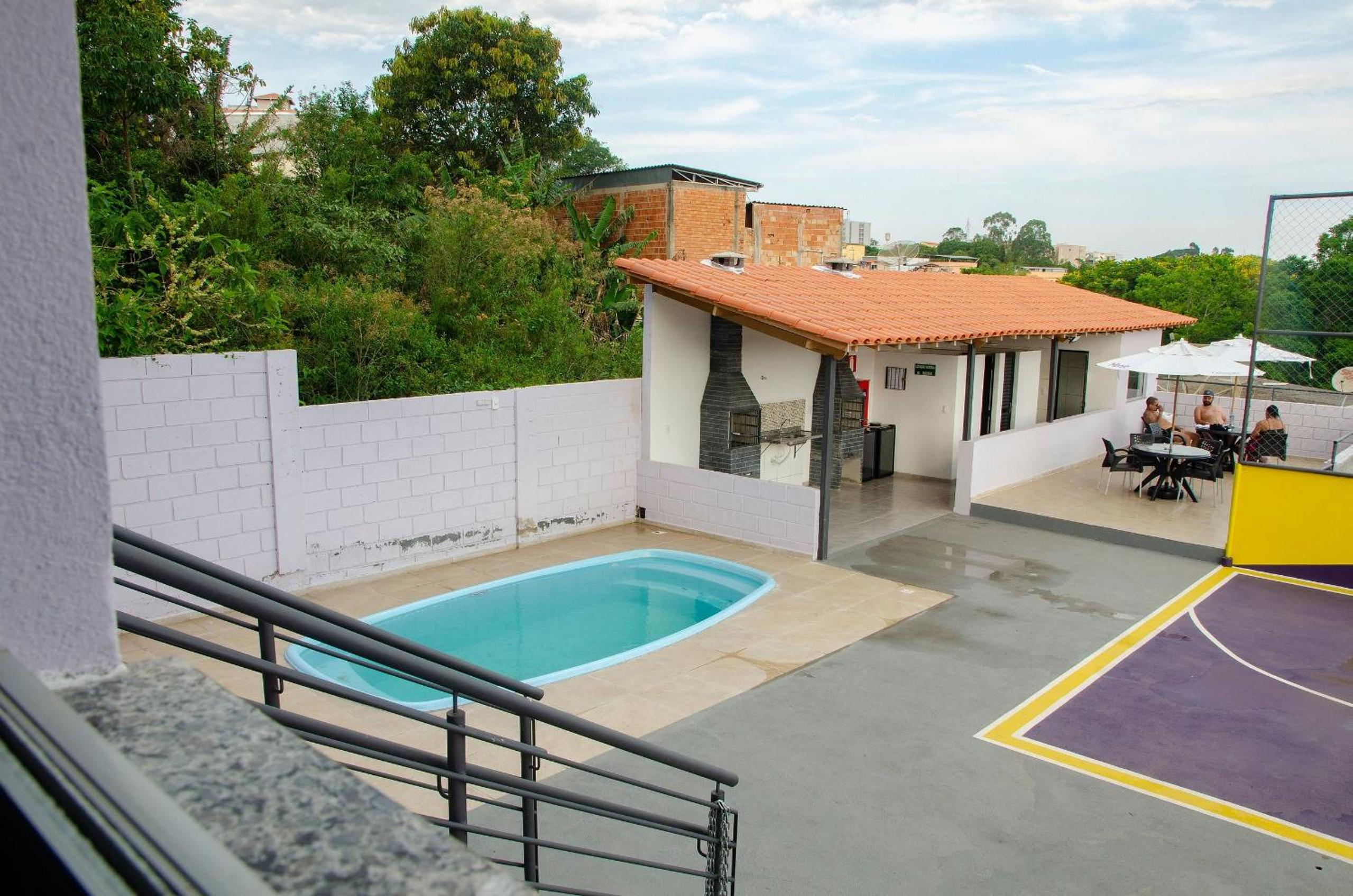 AP c ESTACIONAMENTO 900m do centro, prédio com piscina, sauna e academia
