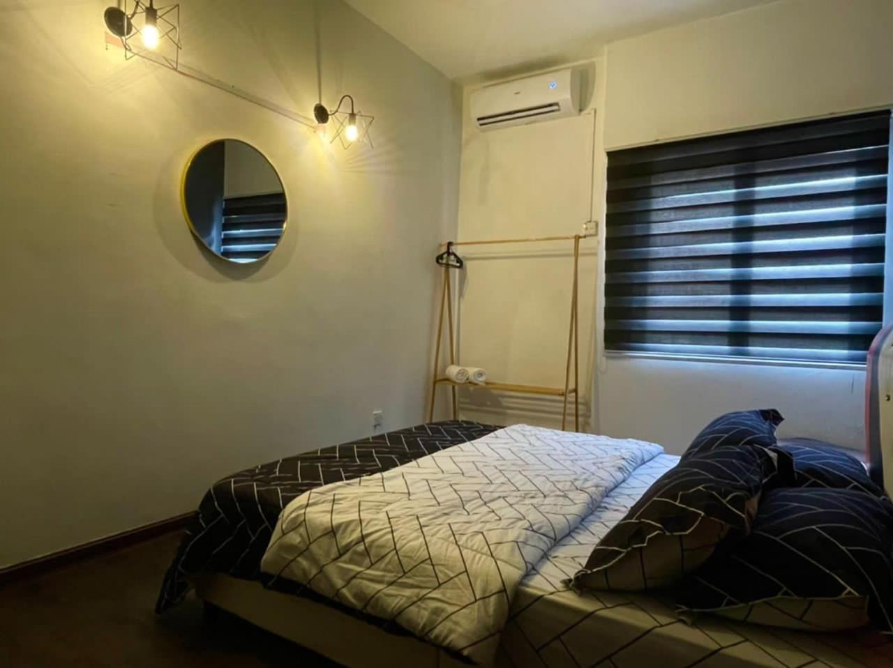 The Berlian Guesthouse - Teluk Kemang - 2 bedrooms apartmens with pool view photo 2