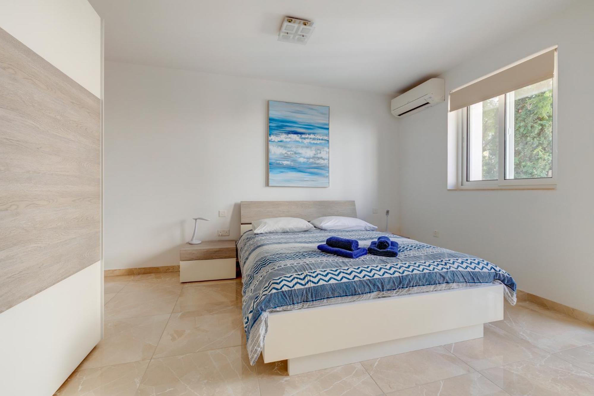 Marvellous 3BR Apartment in central St Julians photo 2