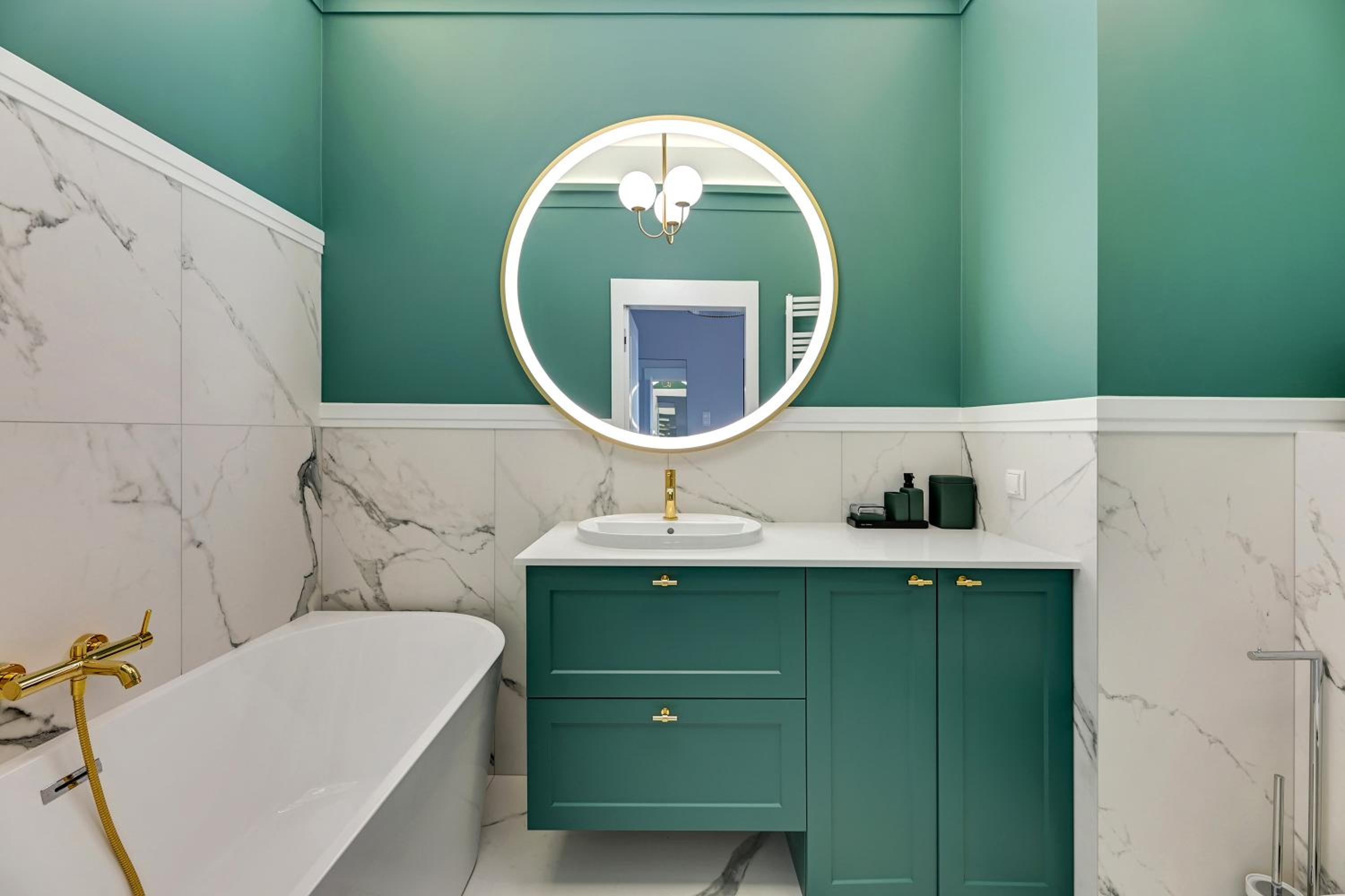 Blue Mandarin Riverside