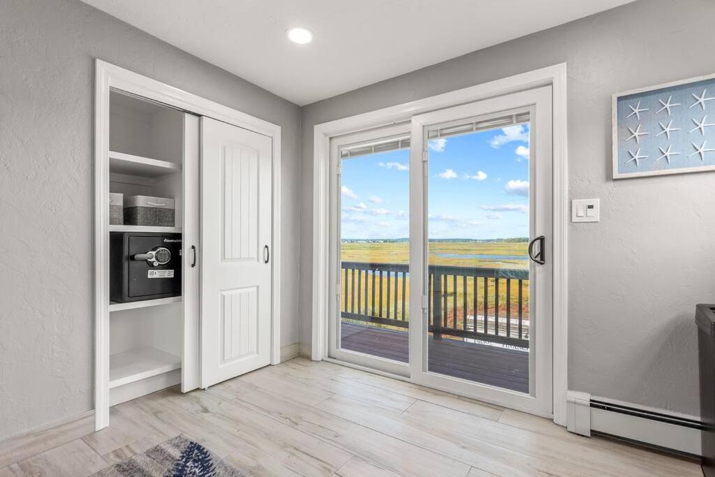 Oceanside Luxury Home Hampton Beach - Property Image 40