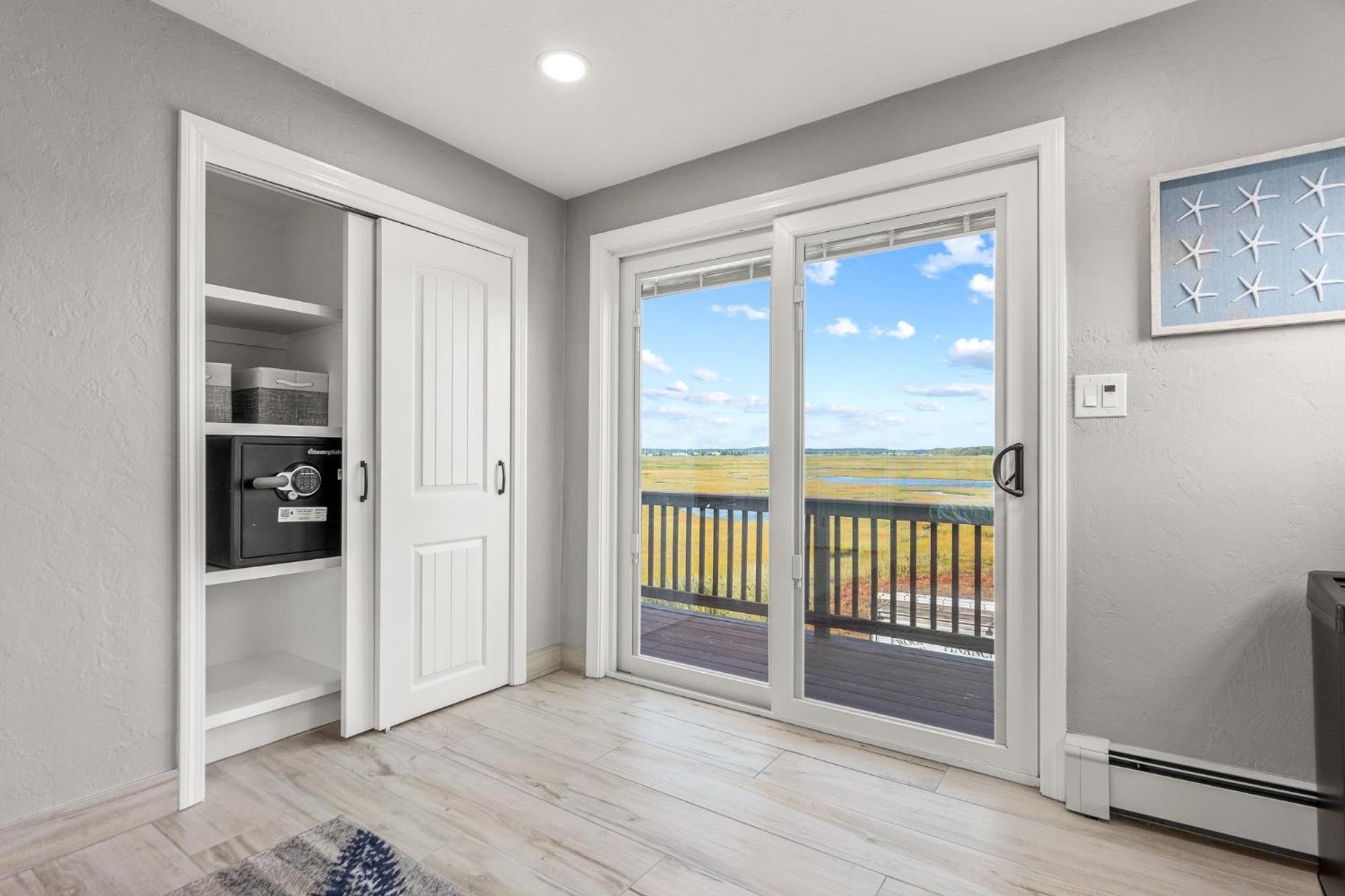 Oceanside Luxury Home Hampton Beach - Property Image 53