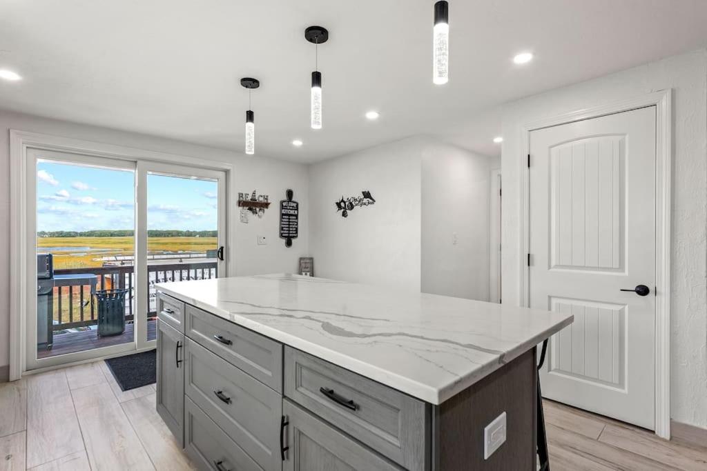 Oceanside Luxury Home Hampton Beach - Property Image 2