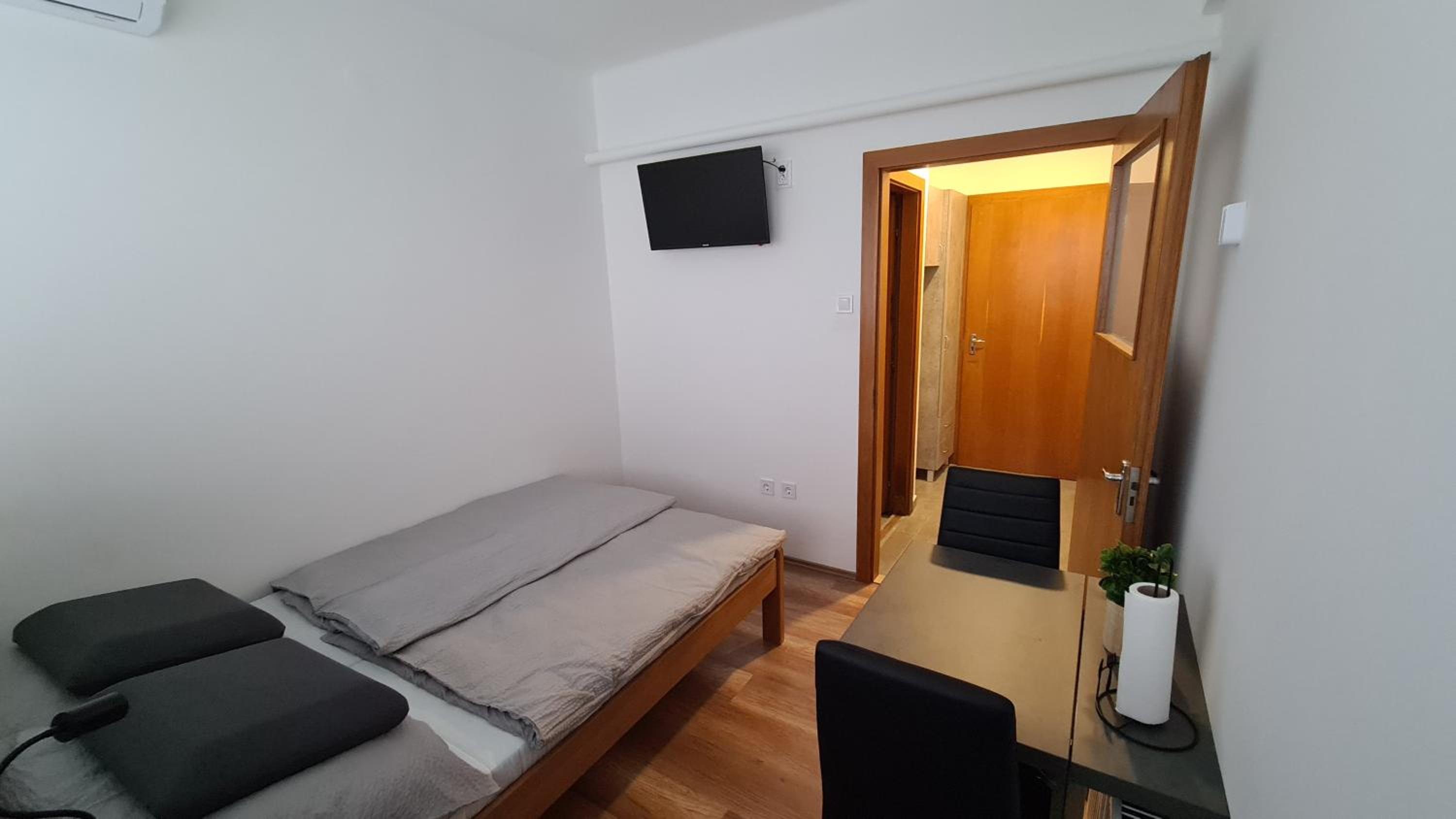 Photo 6