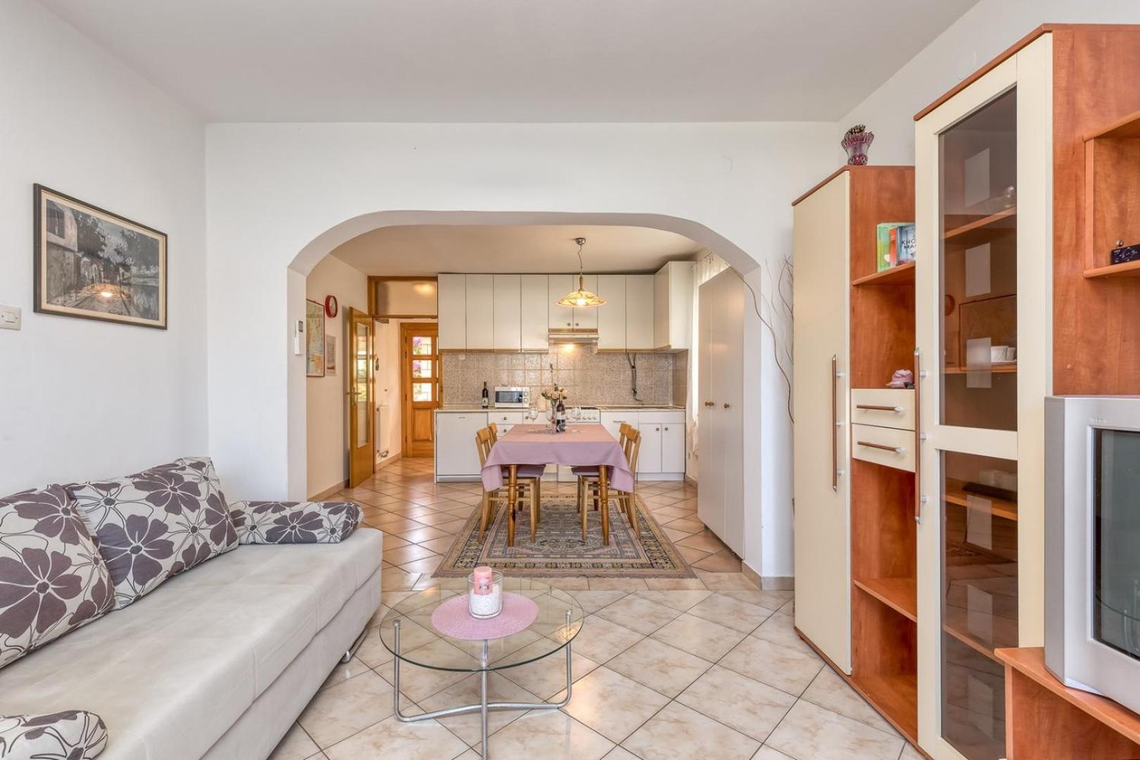 Apartments Azra