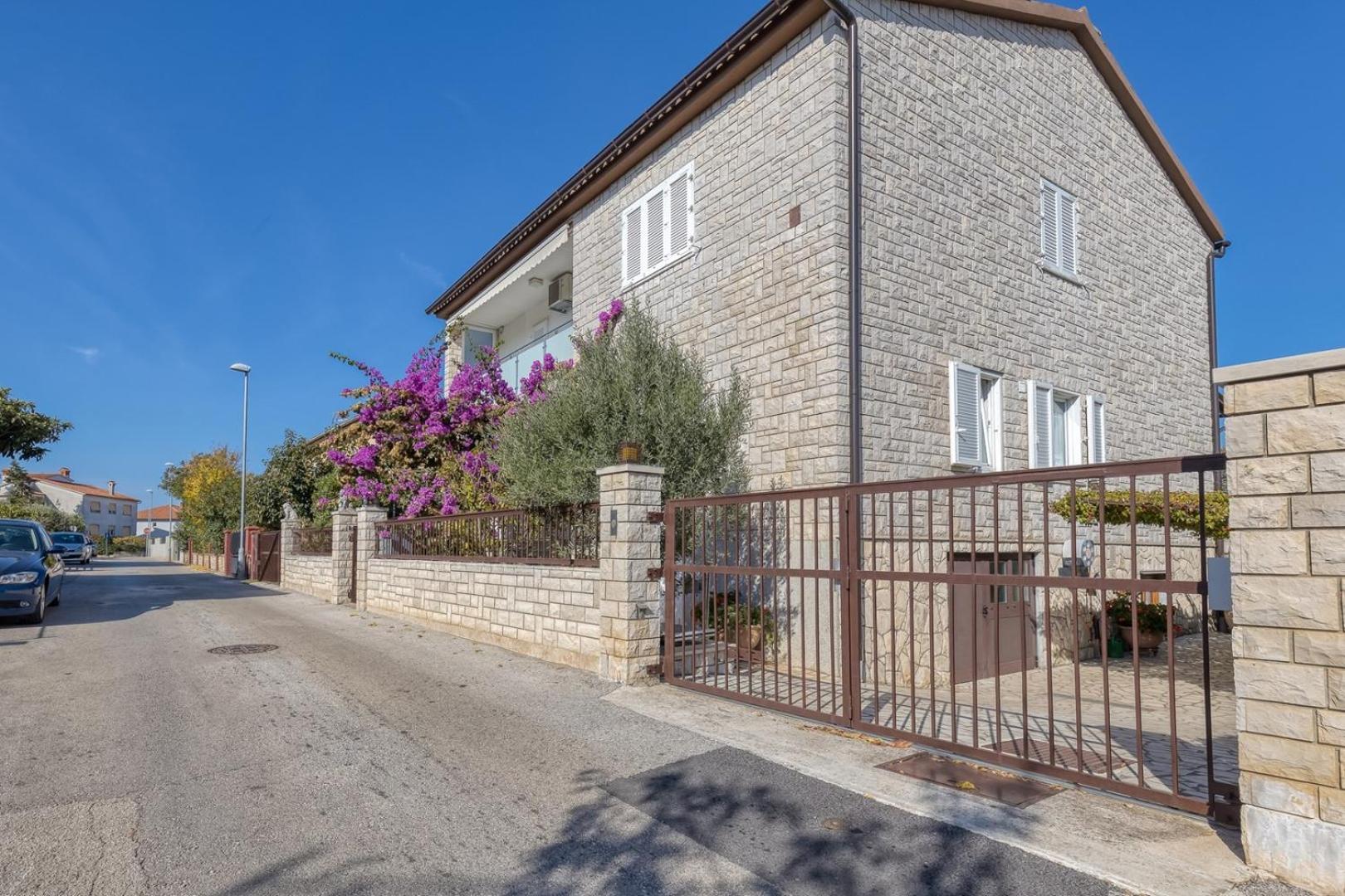 Apartments Azra
